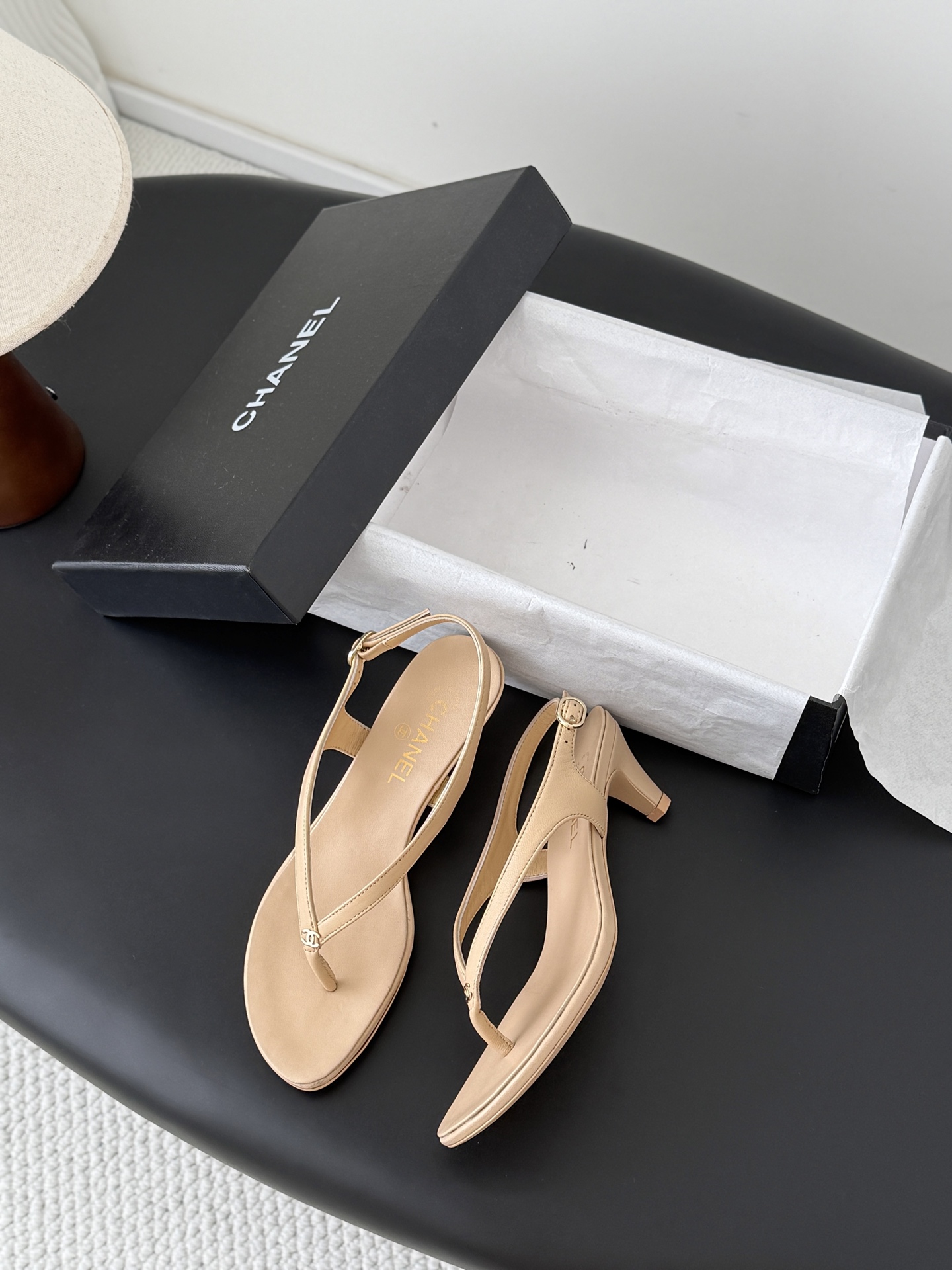 Chan 26C flip-flops sandals