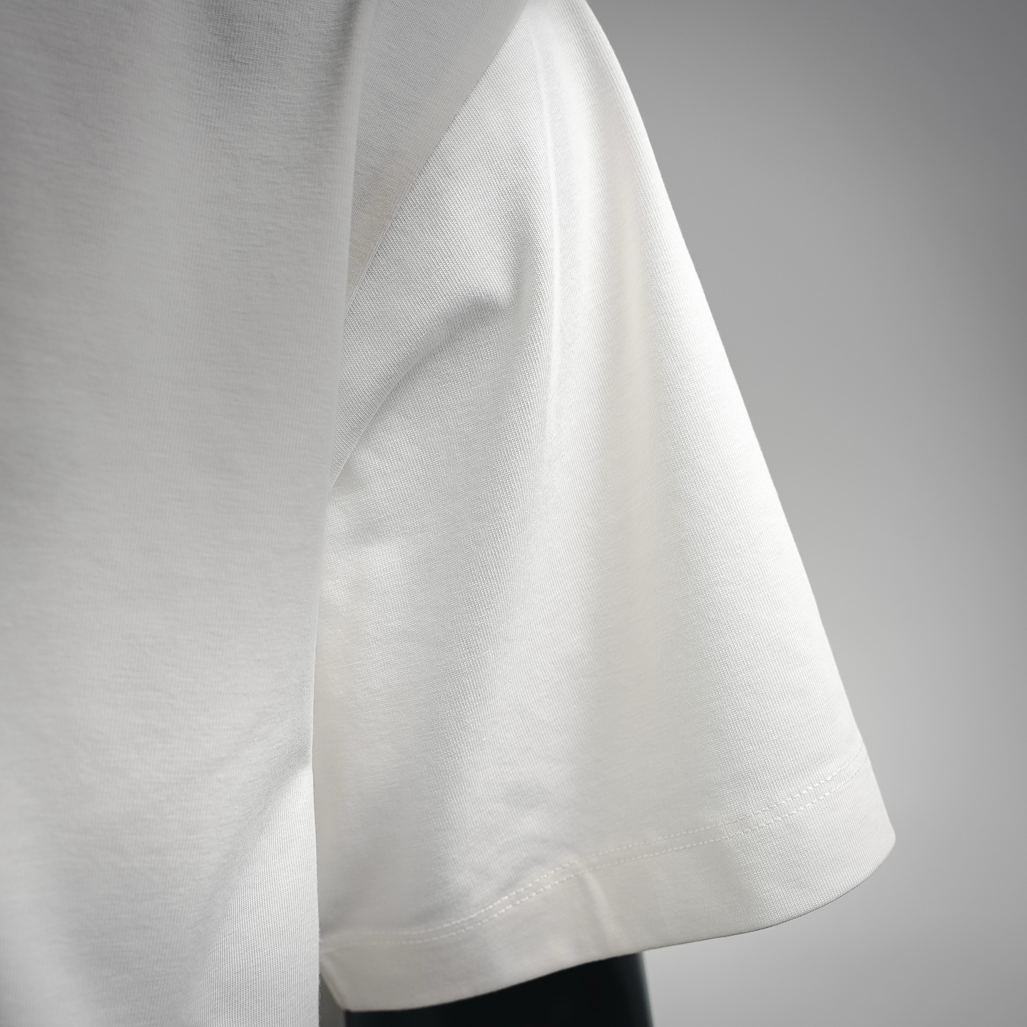 Louis sequin chenille patch t-shirt