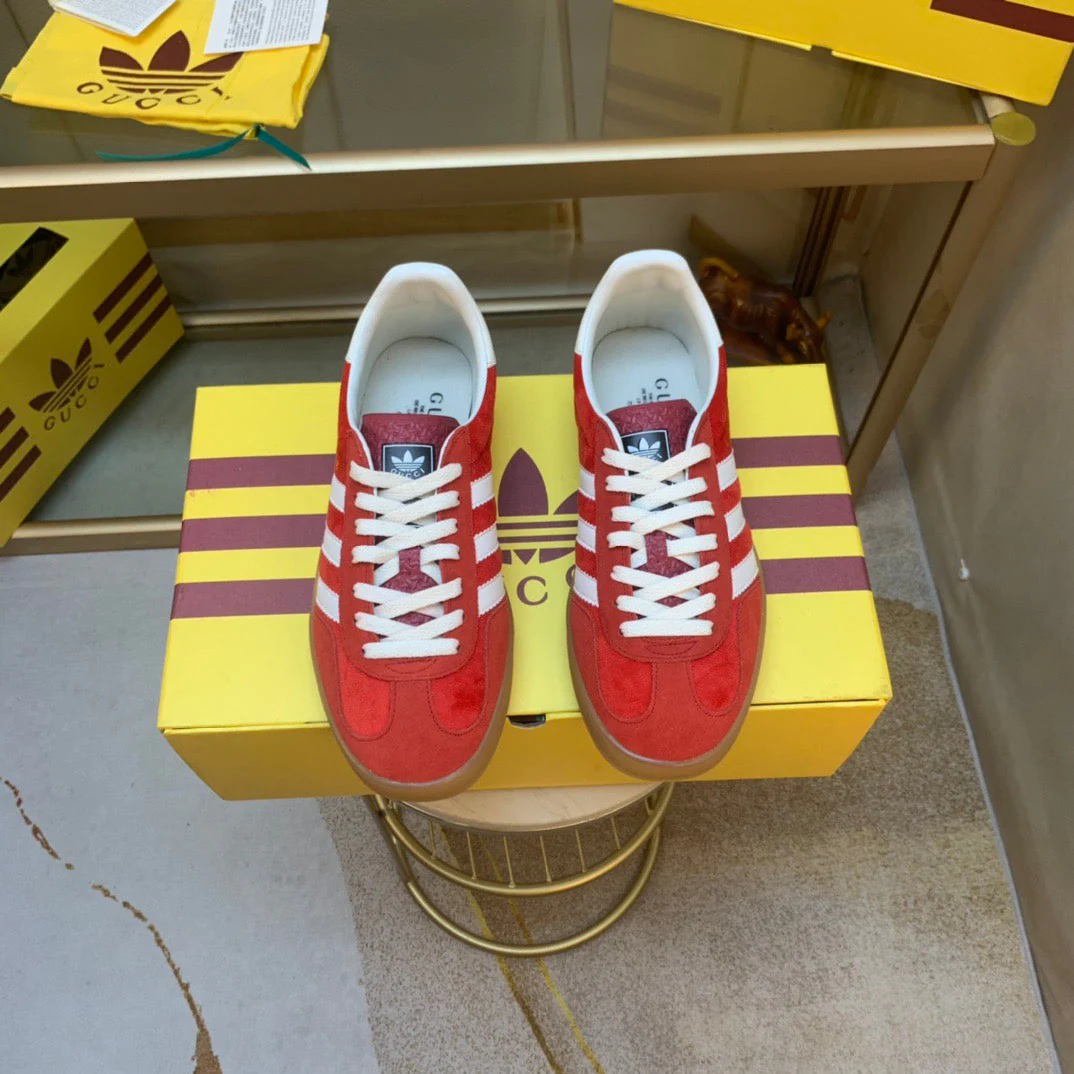 guc adi gazelle sneaker