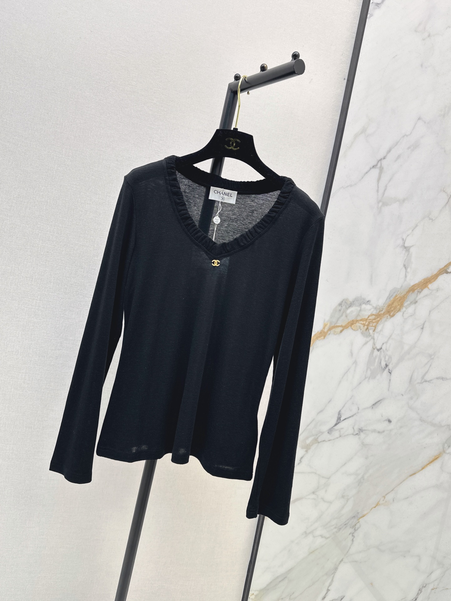 Chan 26fw ruffle basic tee
