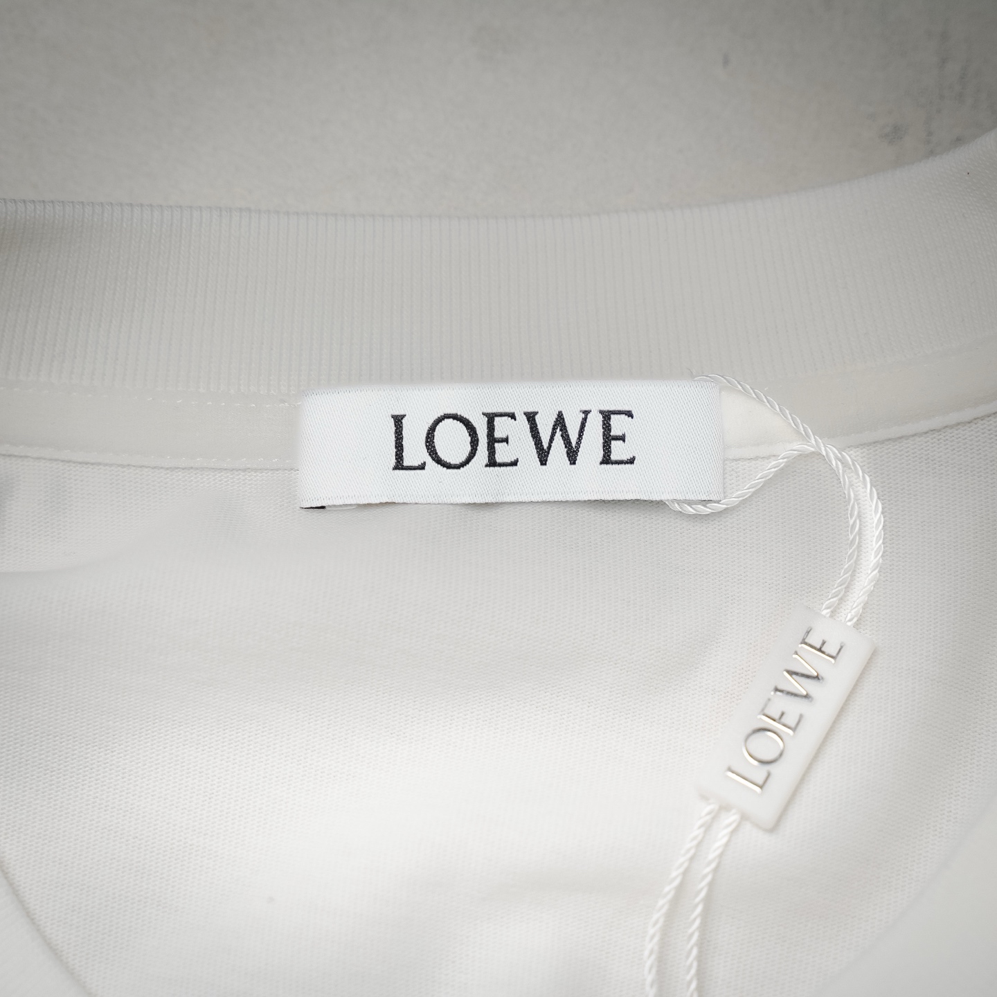 Loe patch letter t-shirt