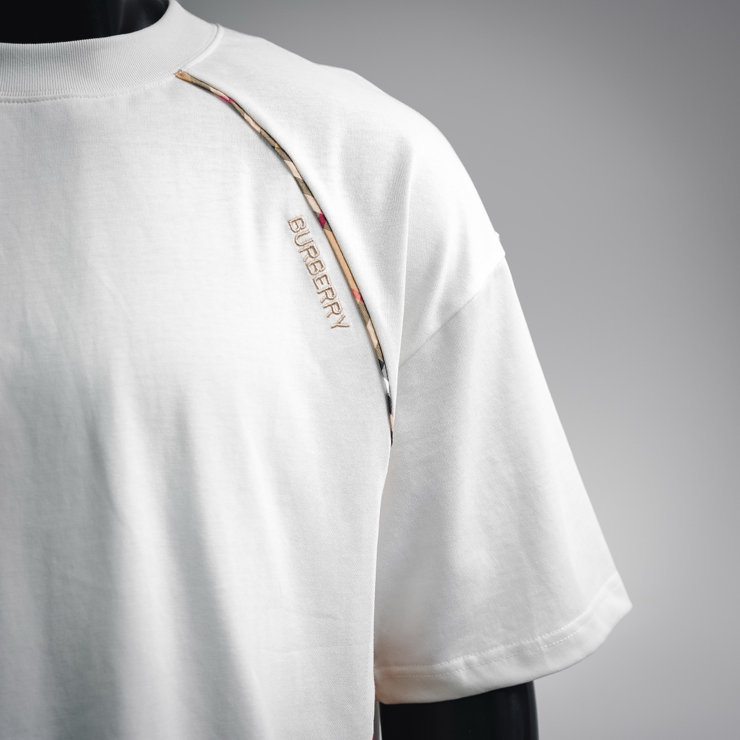 Bur embroidered plaid t-shirt