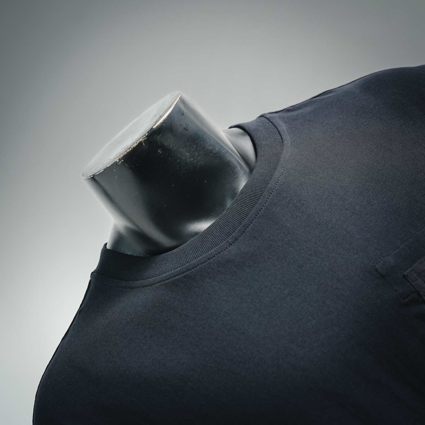 Stone whit a pocket t-shirt