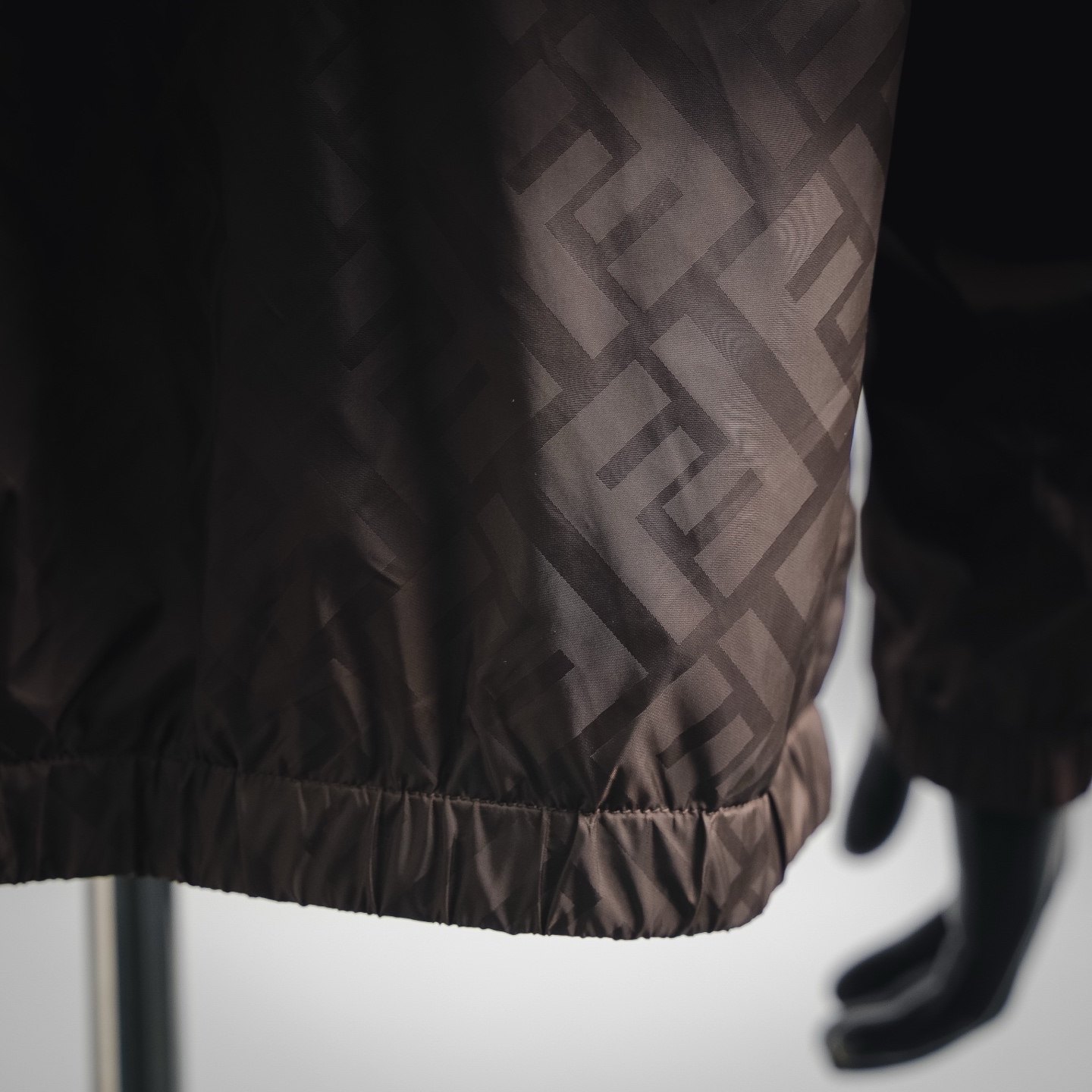 Fend splicing  hooded jacket