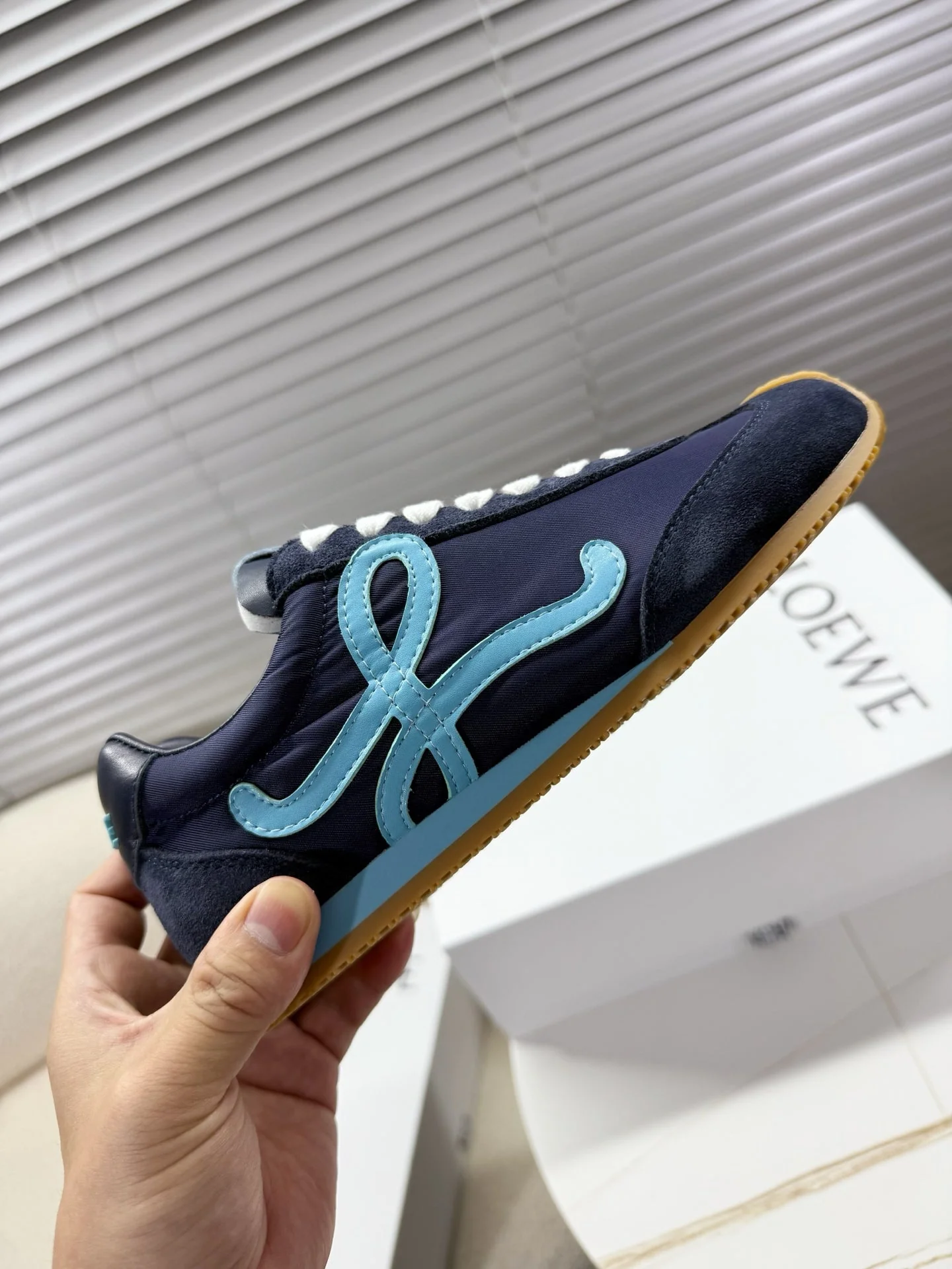 Loe 25fw all-match shoe