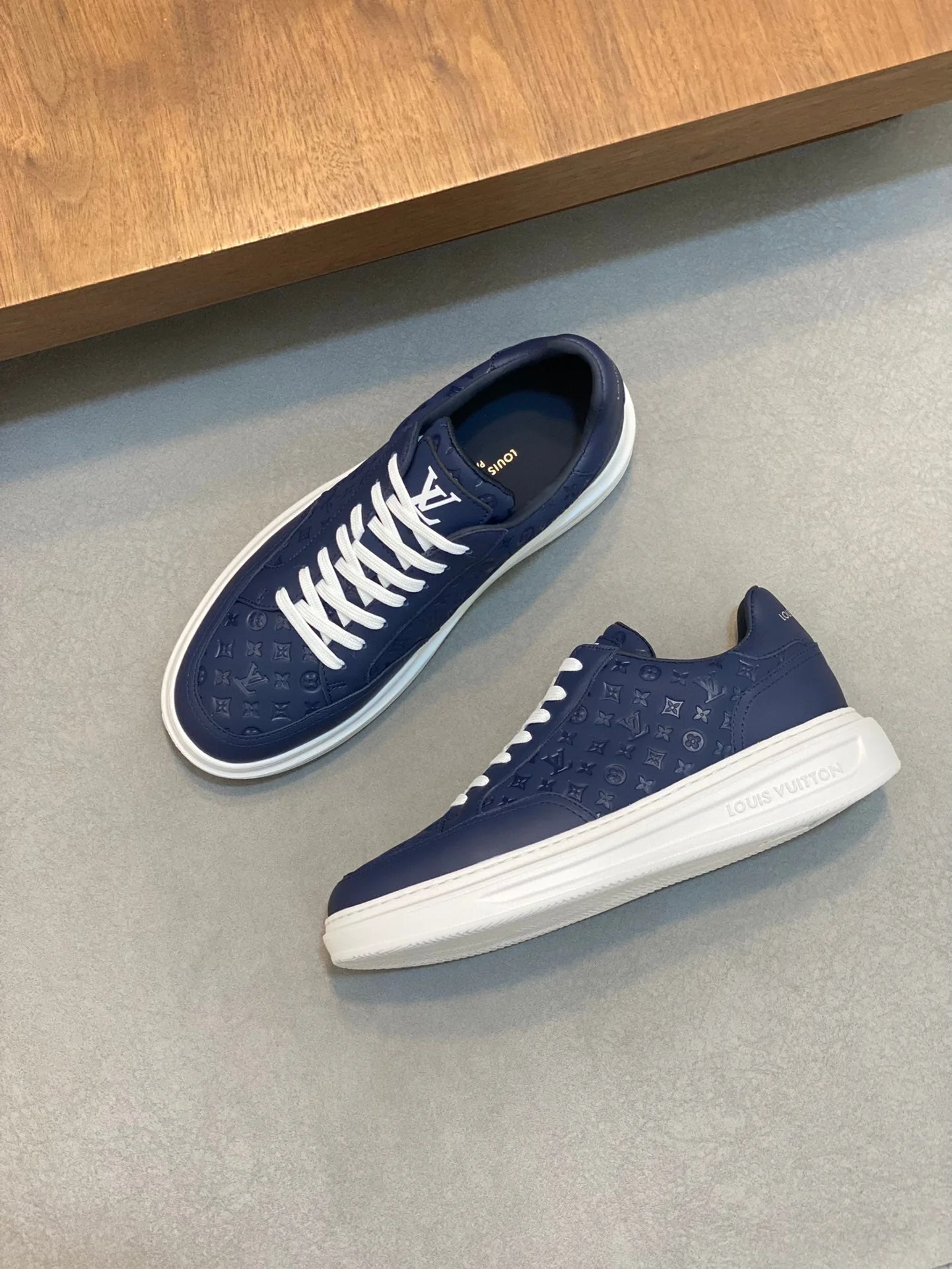 Louis leather sneaker