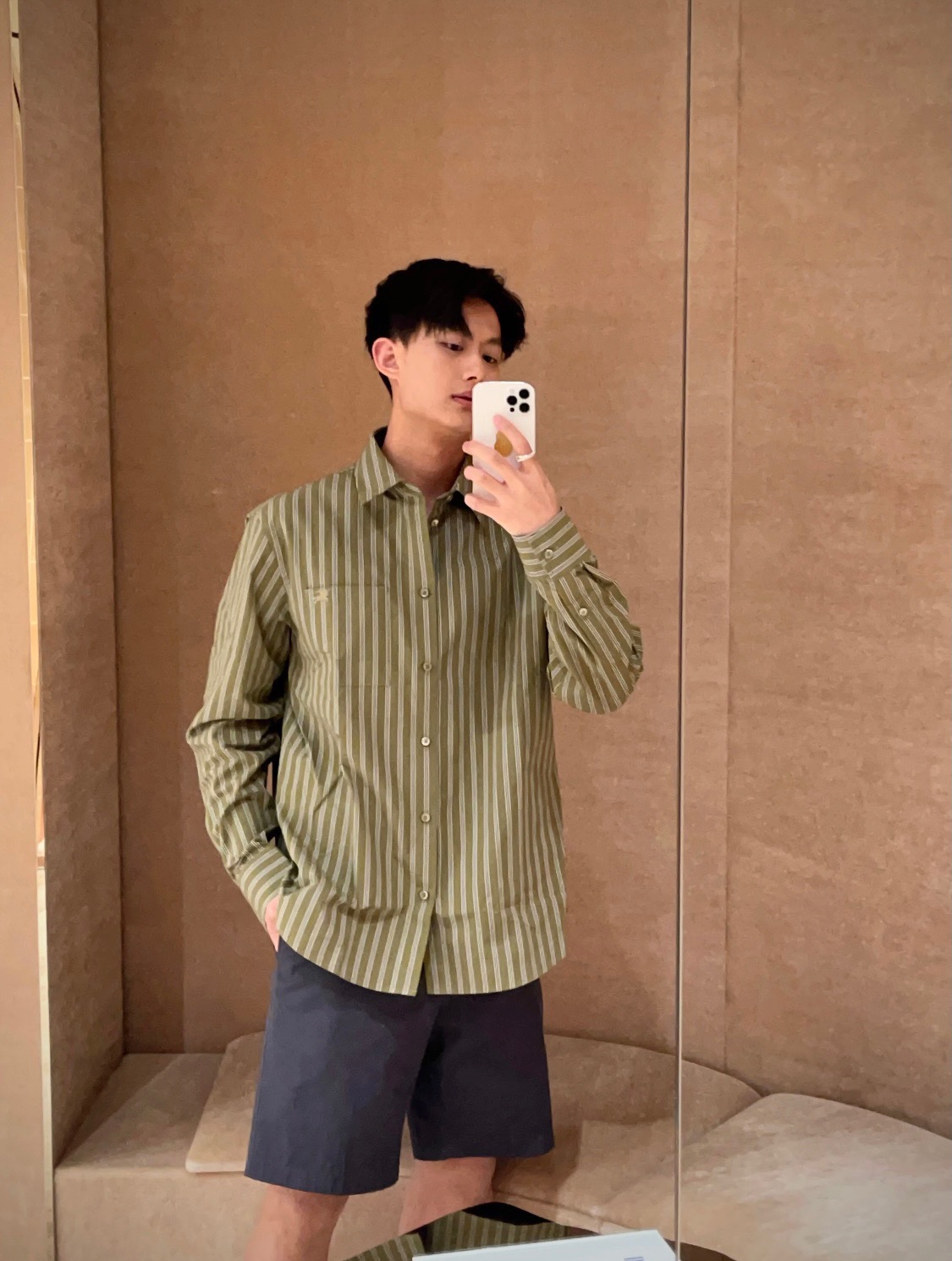 Bur striped crisp shirts