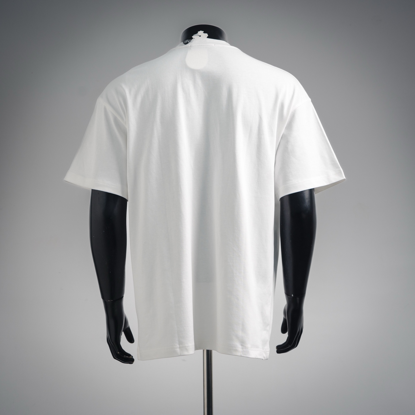 Chrome cross necklace print t-shirt