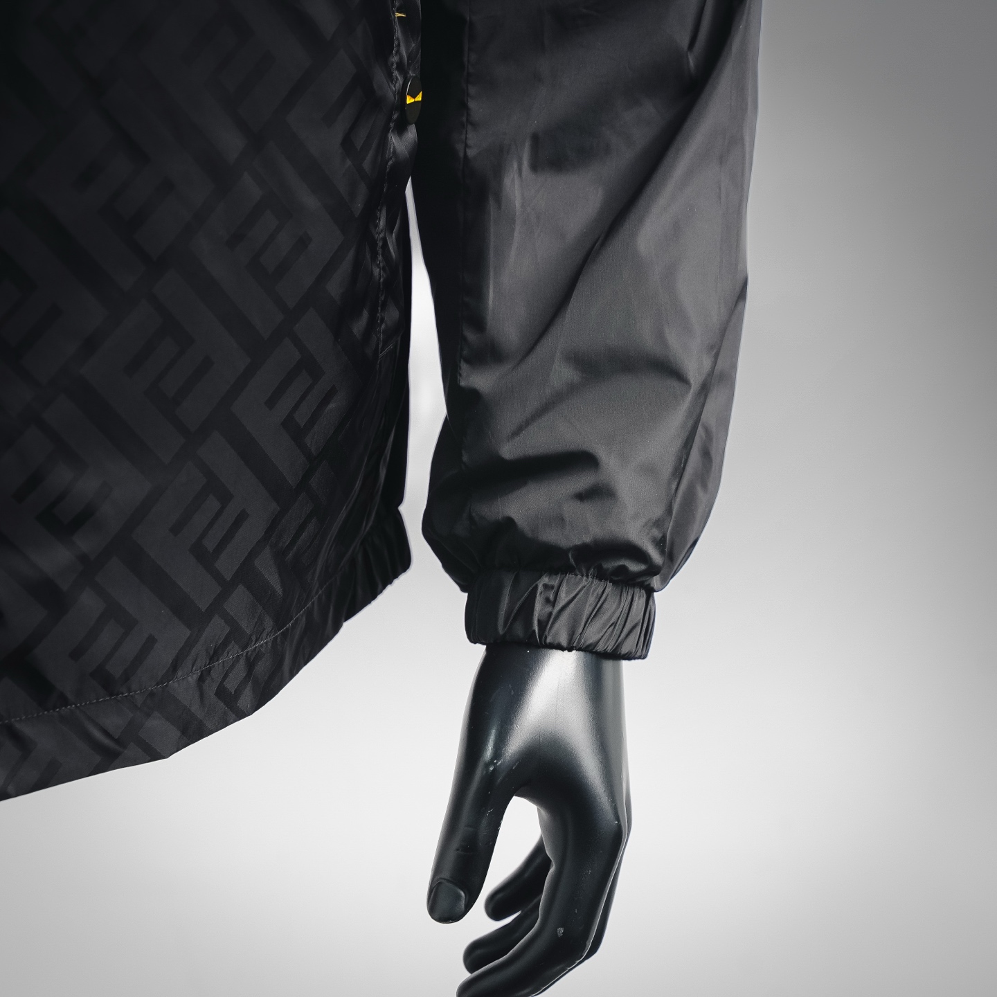 Fend splicing  hooded jacket