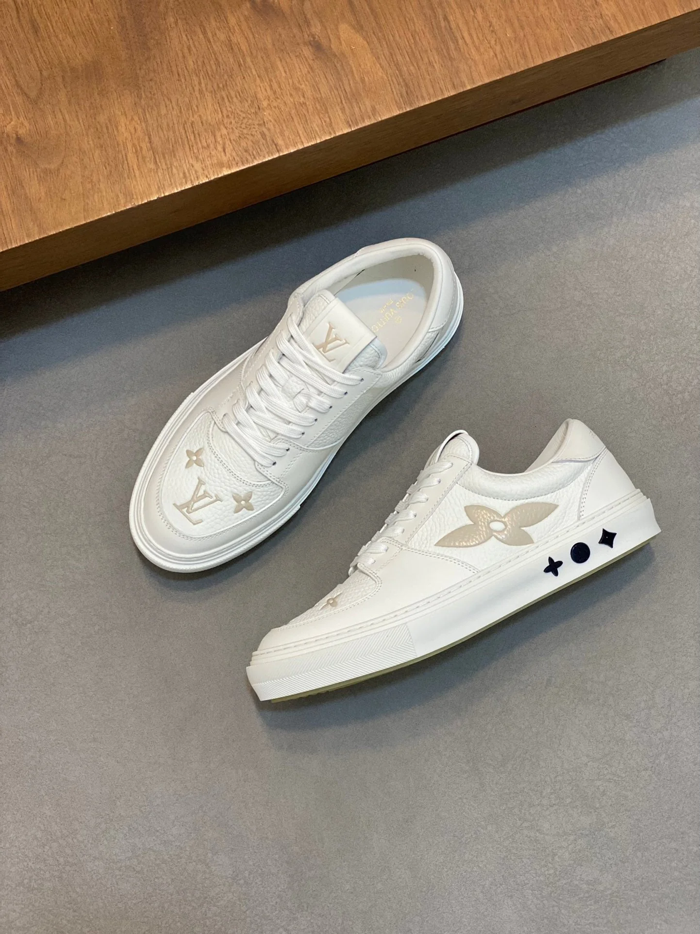 Louis leather sneakers