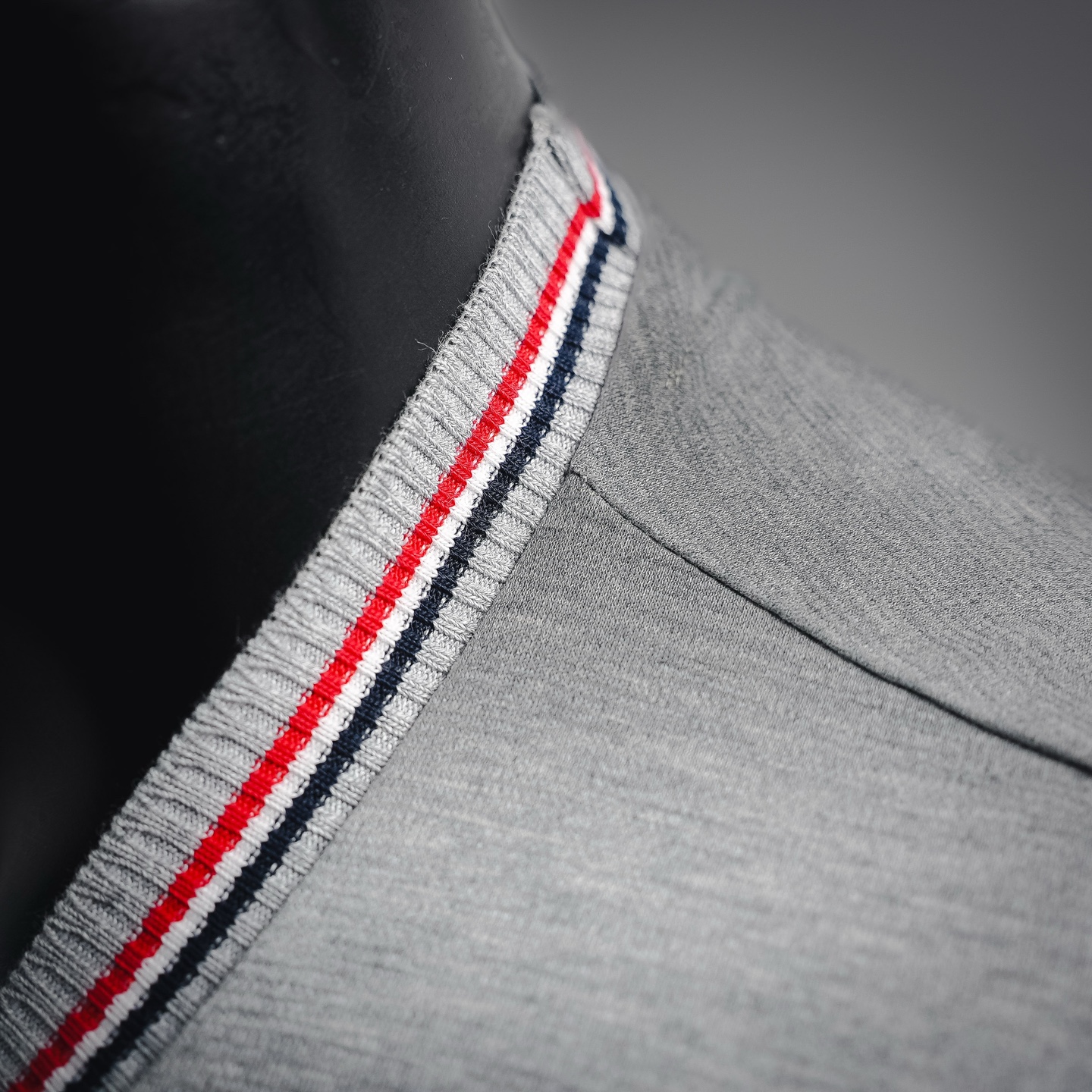 Thom neckline striped t-shirt