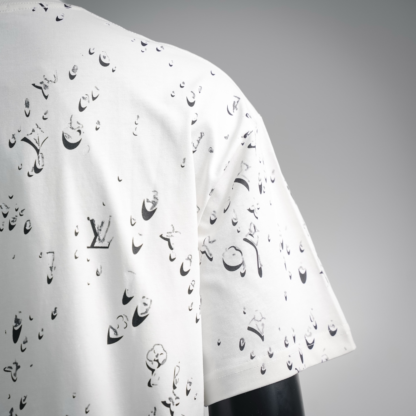Louis paint splash logo t-shirt