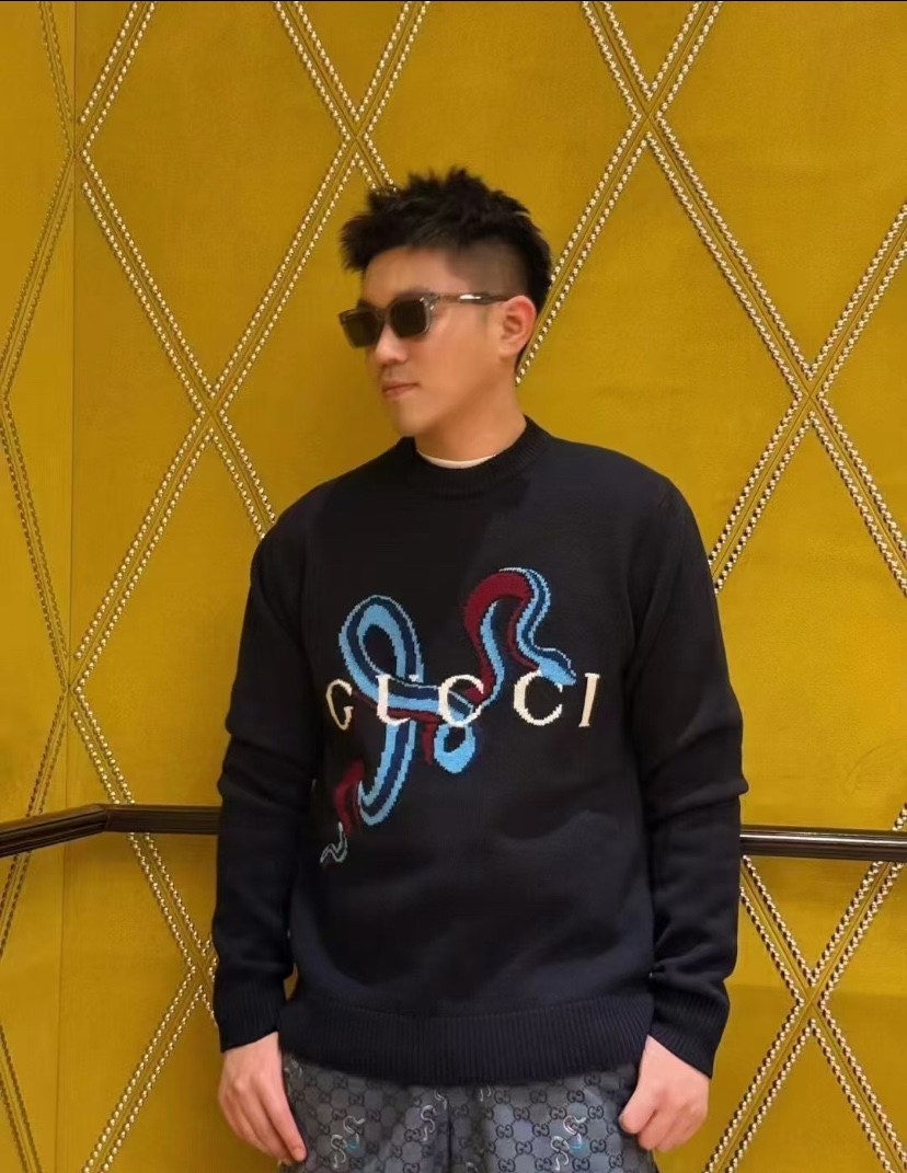 Guc embroidered sweater