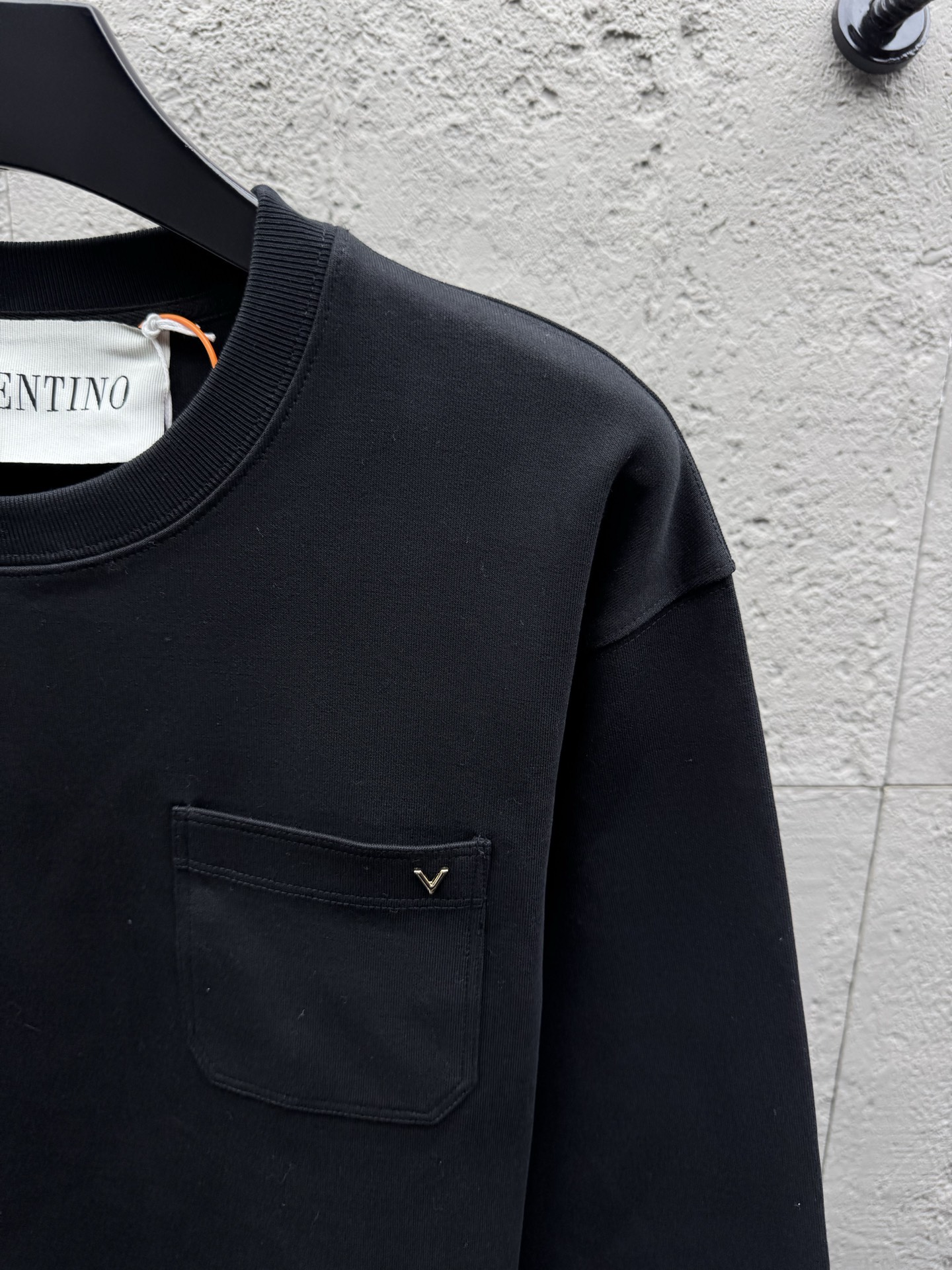 Valnet minimal pocket sweatshirt
