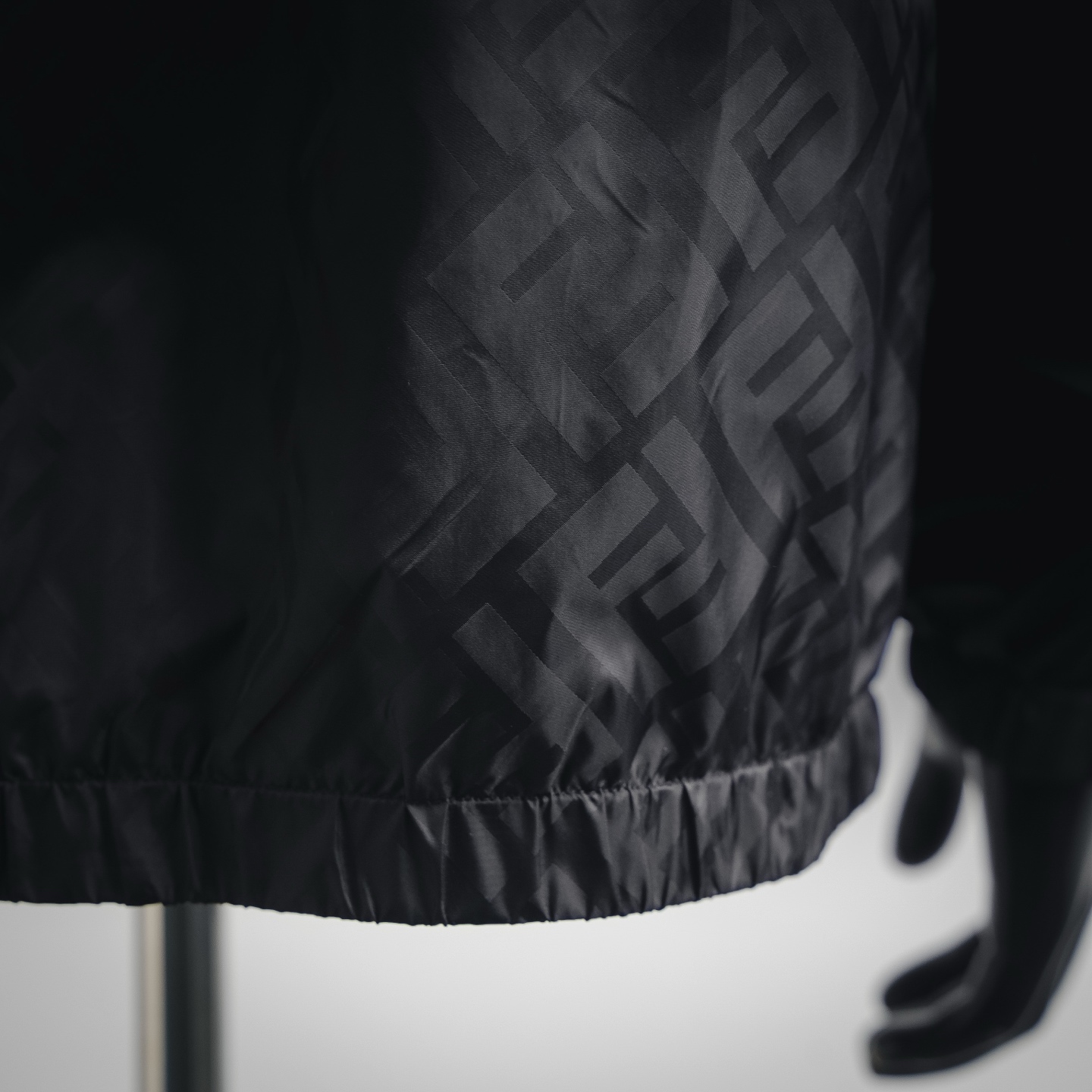 Fend splicing  hooded jacket