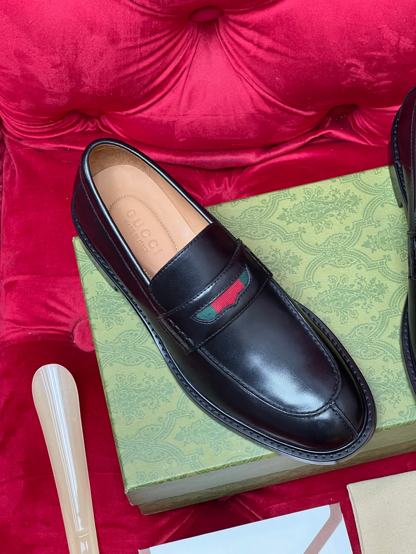 Guc leather shoes