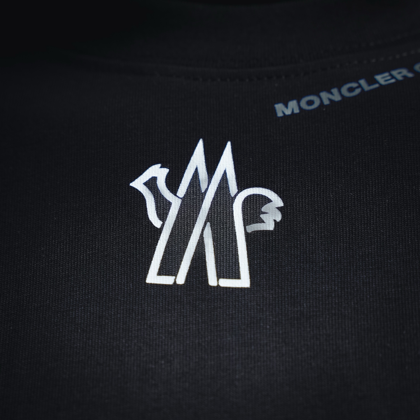 Mon neckline print t-shirt