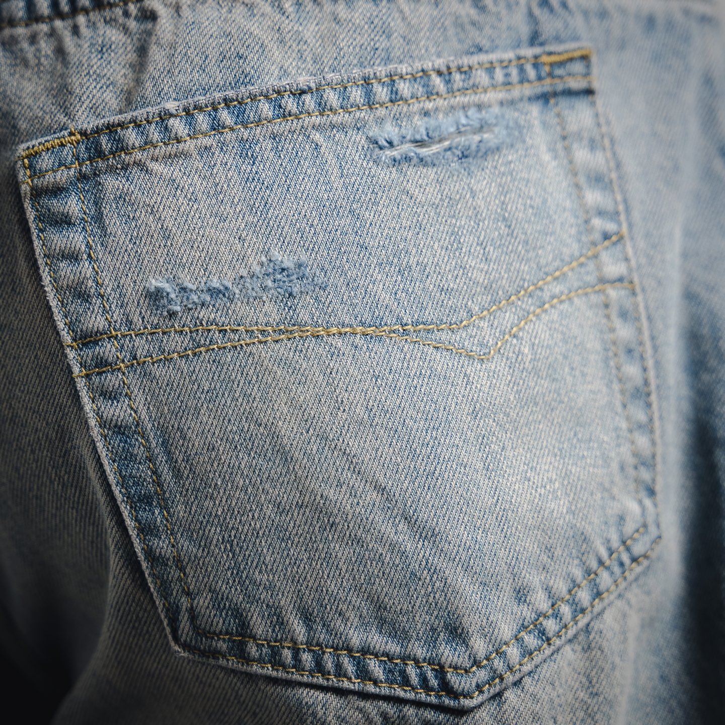 Balen washed ripped jeans