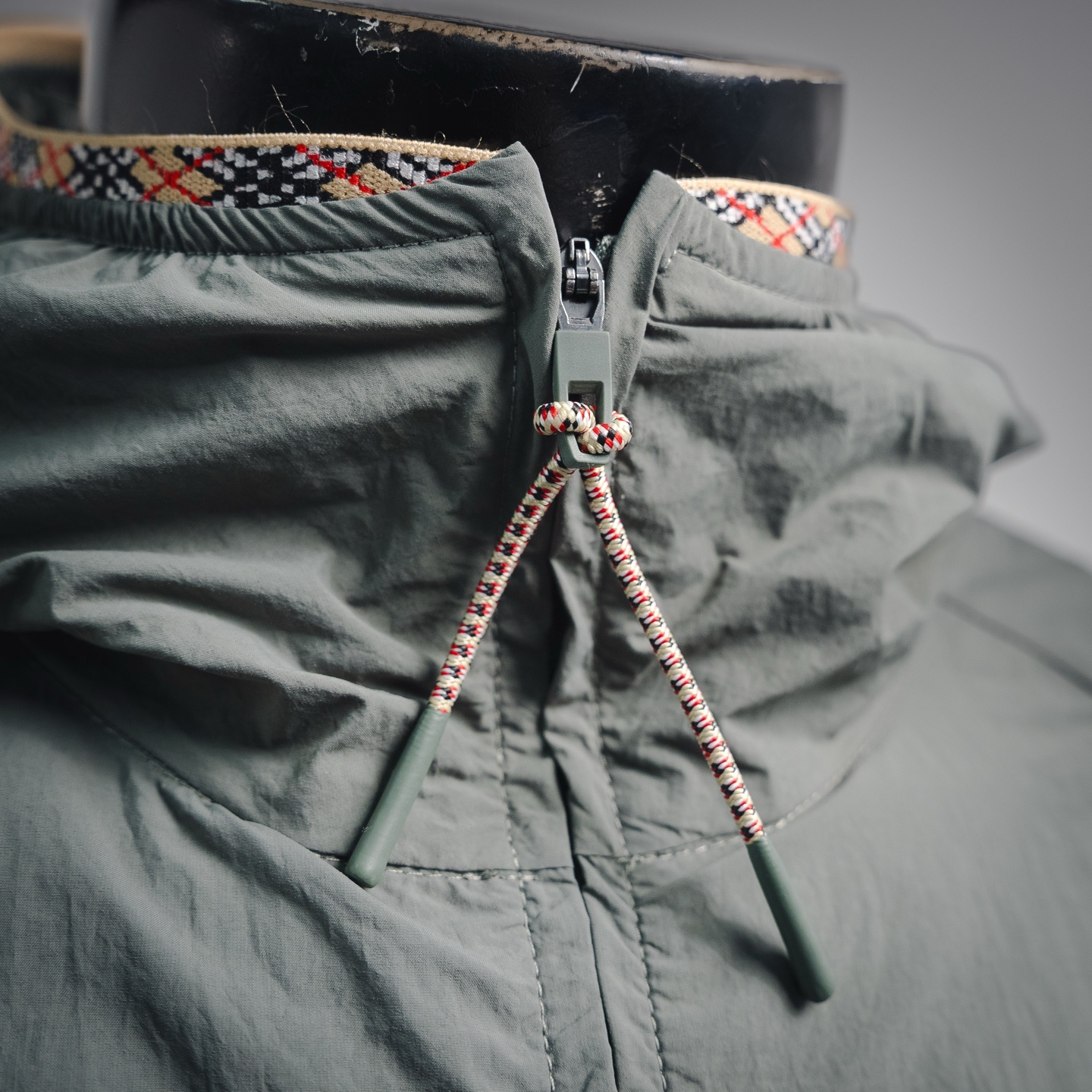 Bur plaid hooded jacket