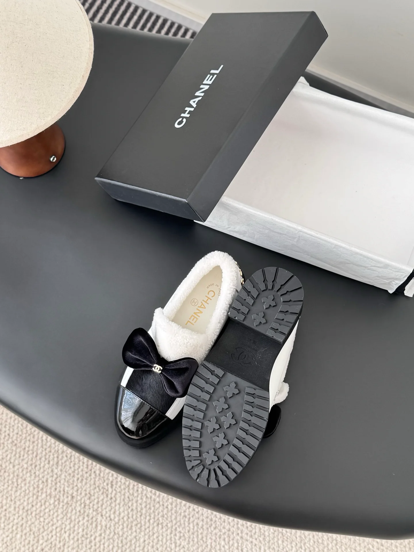Chan 25fw lined flats