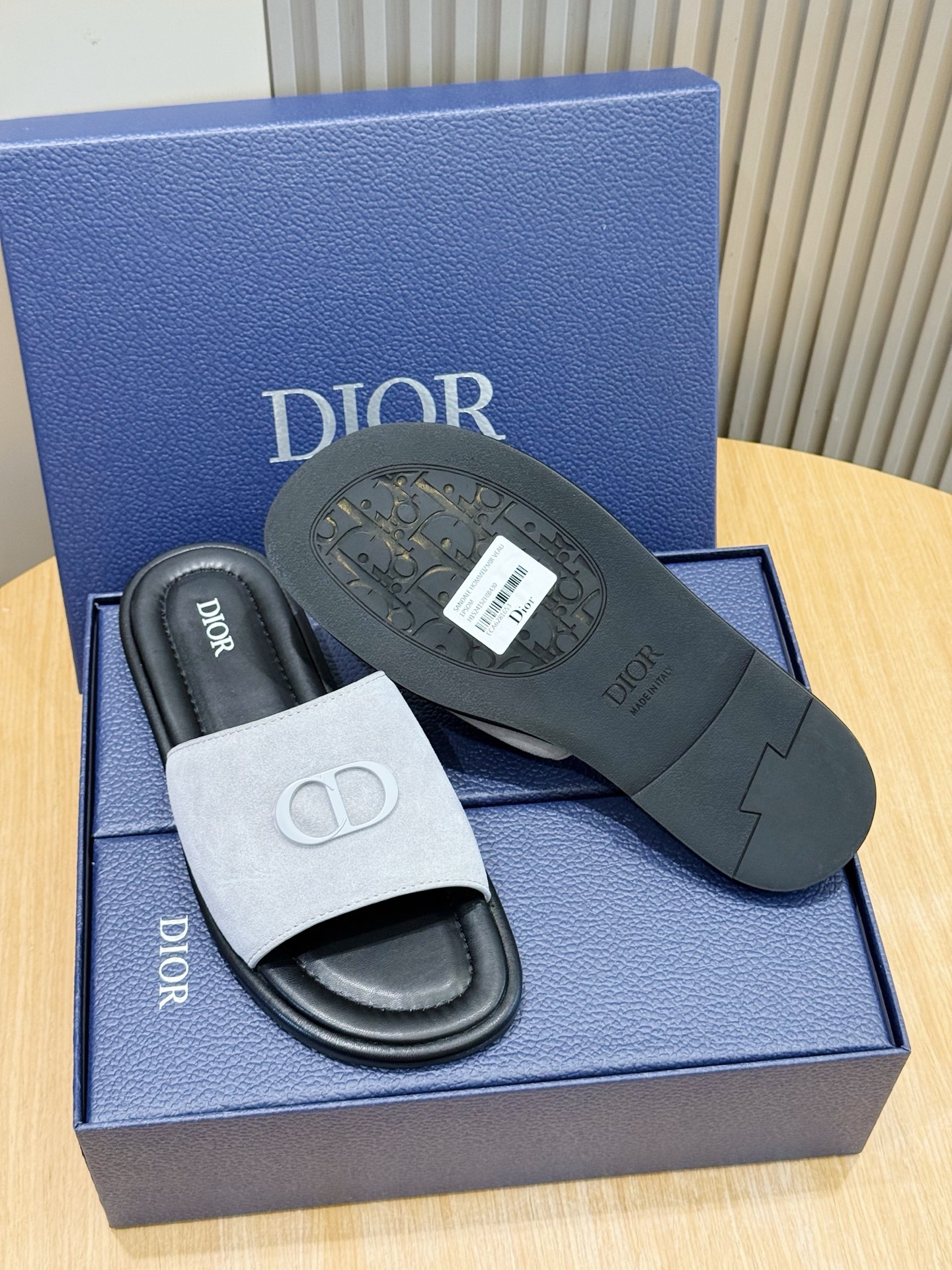 CD slippers