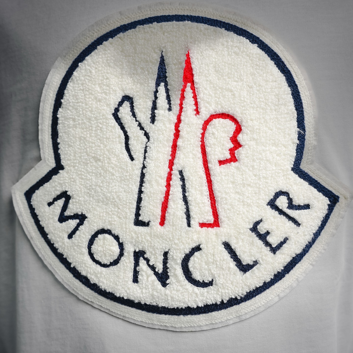 Mon chenille patch t-shirt