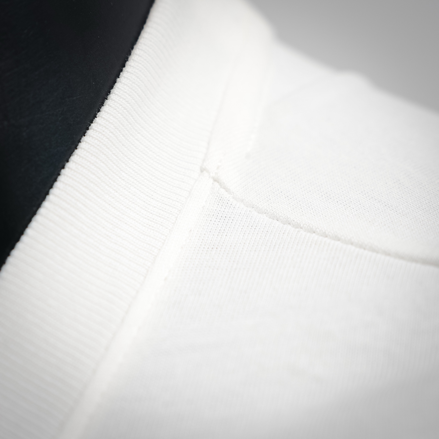Pra letter embroidered t-shirts