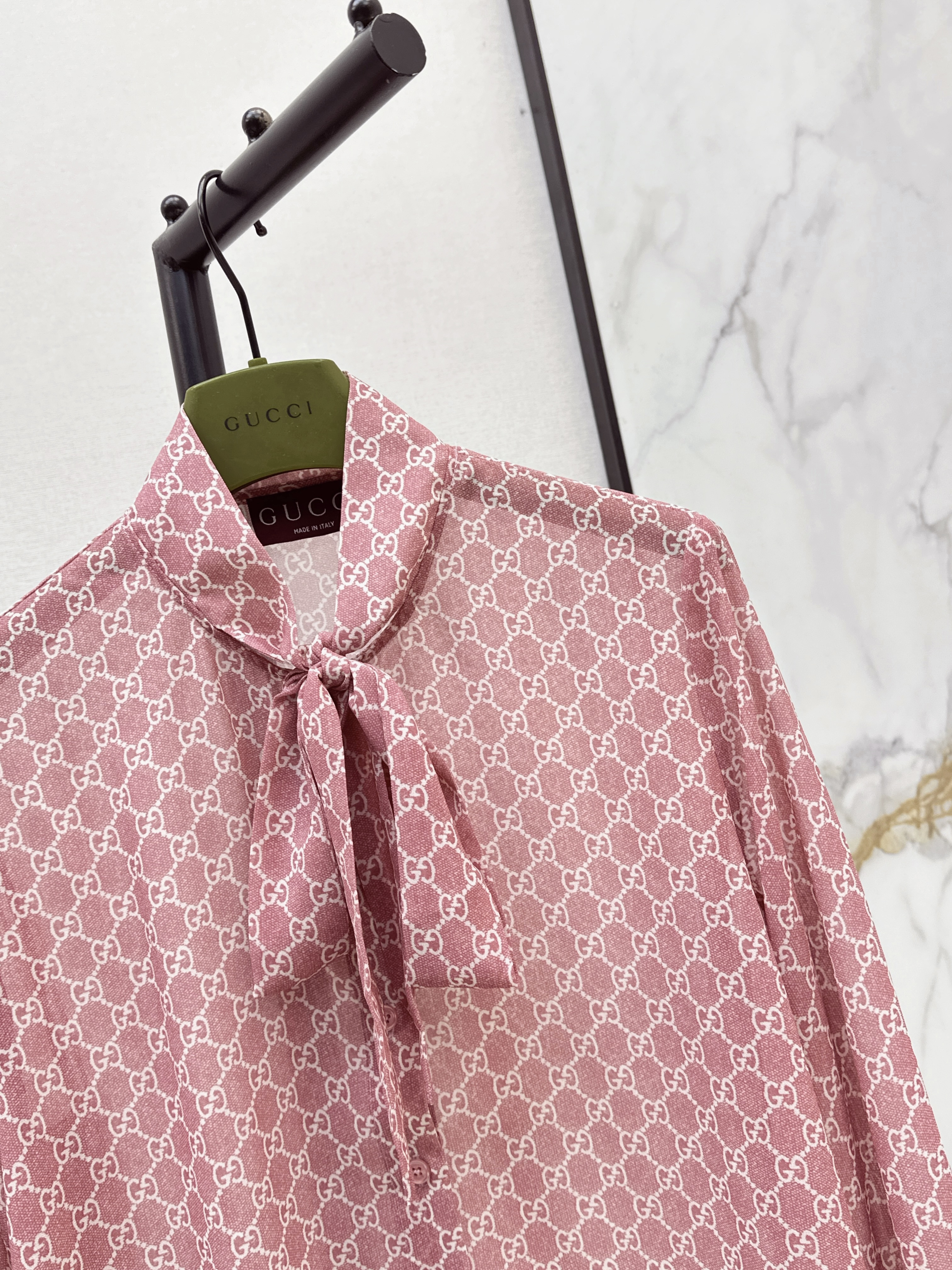 Guc 26ss print ribbon shirt