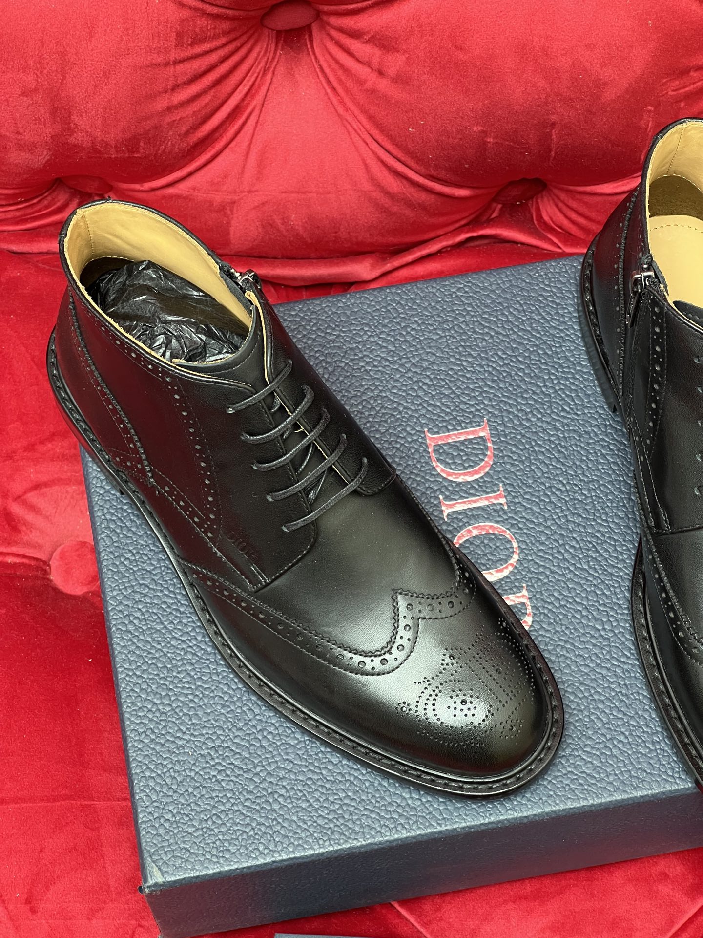CD leather shoes