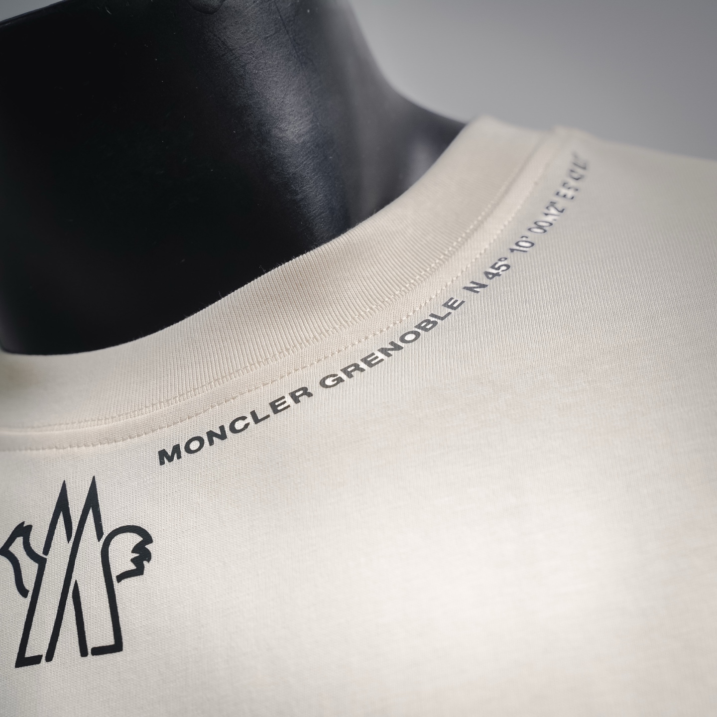 Mon neckline print t-shirt