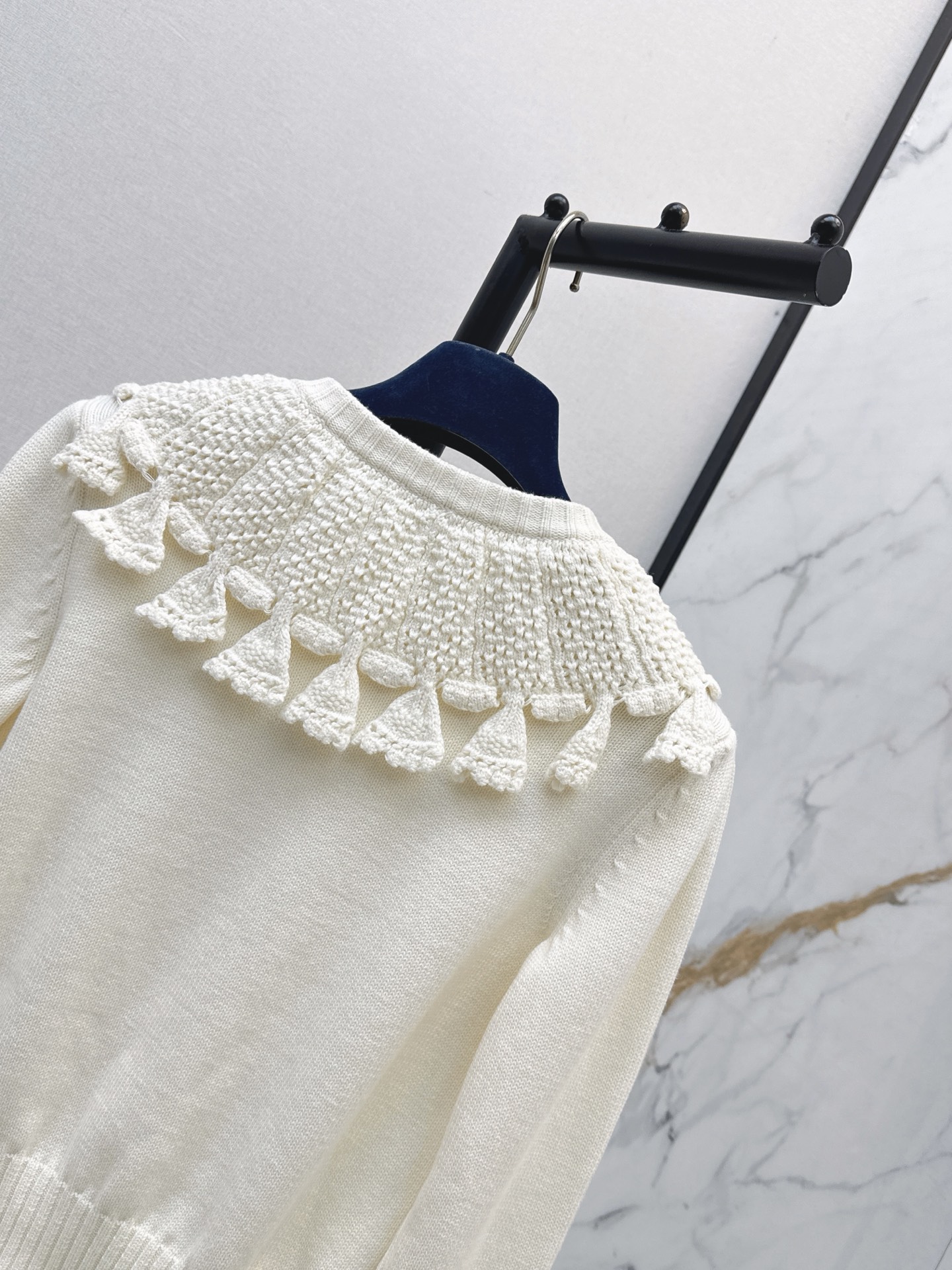 Loui 26fw 3d crochet cardigan