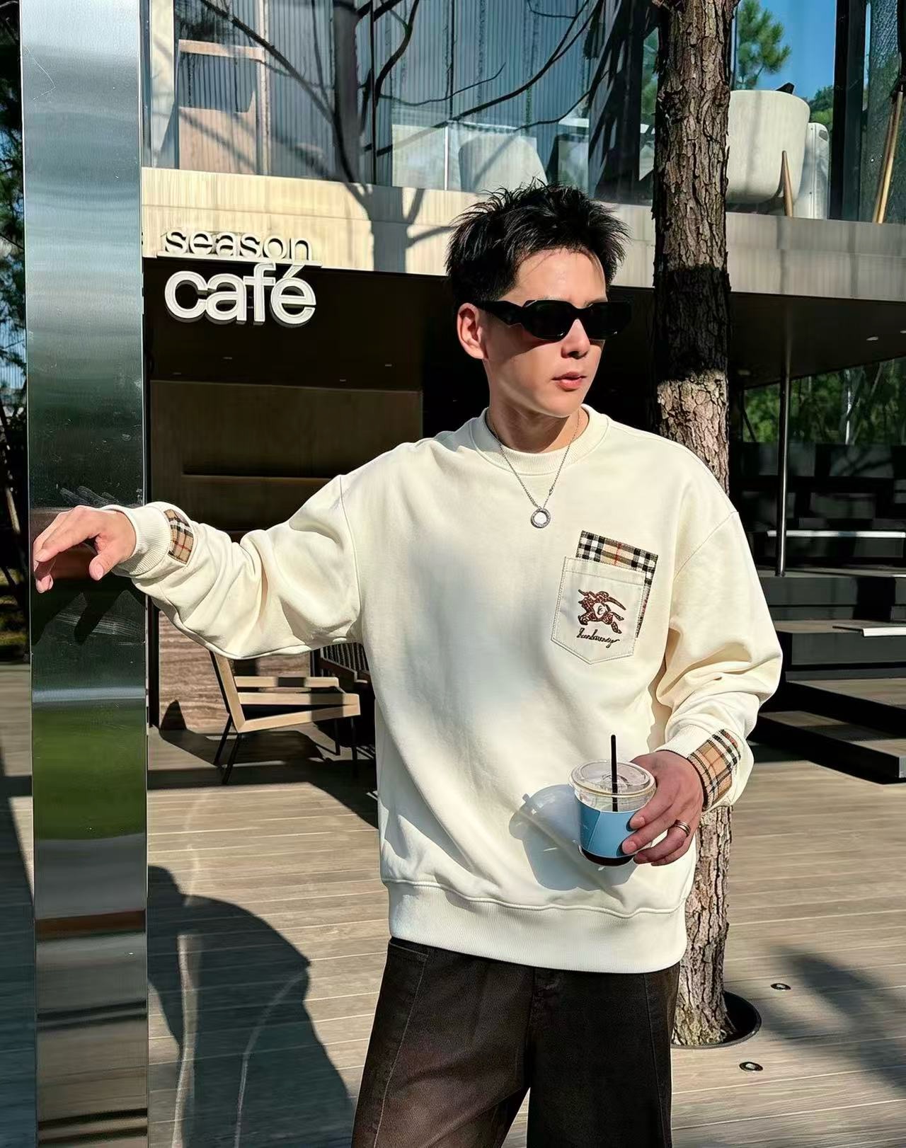 Bur embroidered sweatshirt