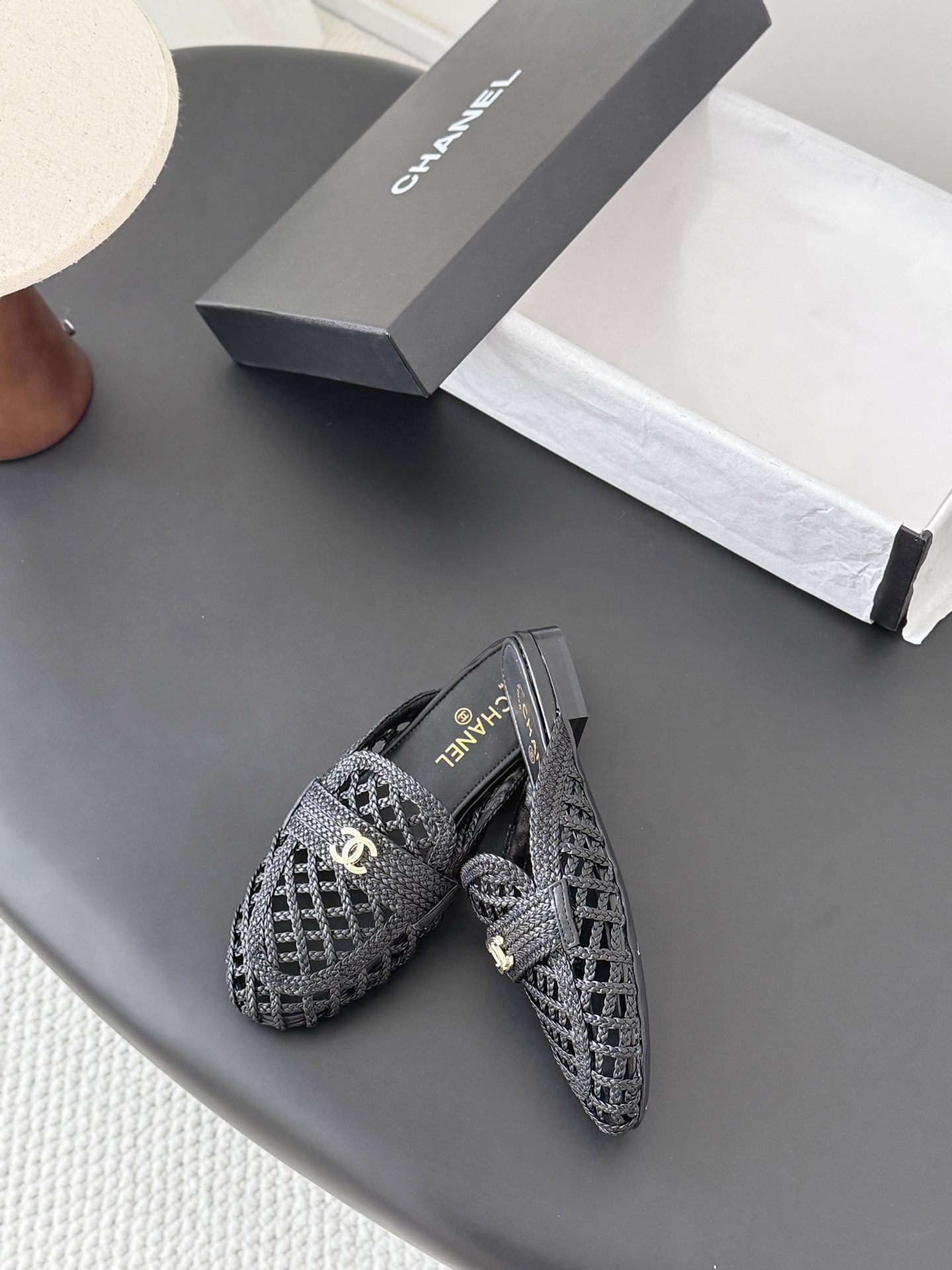 Chan 26ss woven slippers