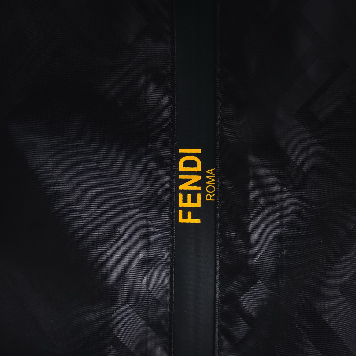 Fend splicing  hooded jacket