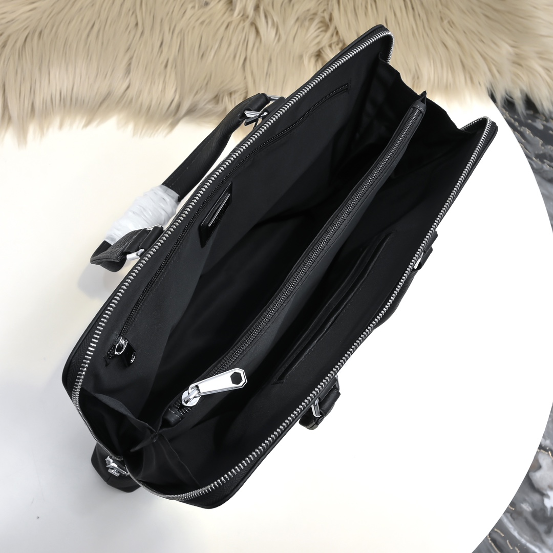 Pra briefcase