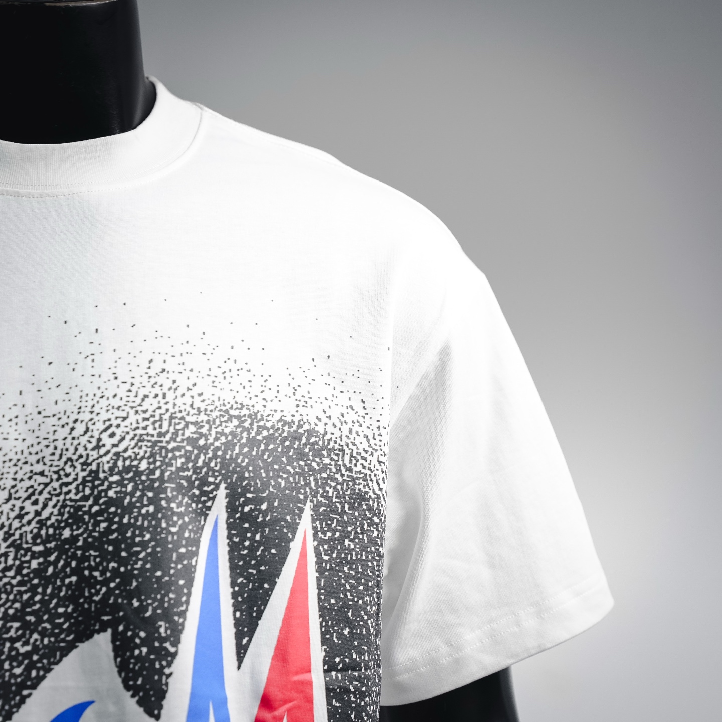 Mon graffiti-print t-shirt