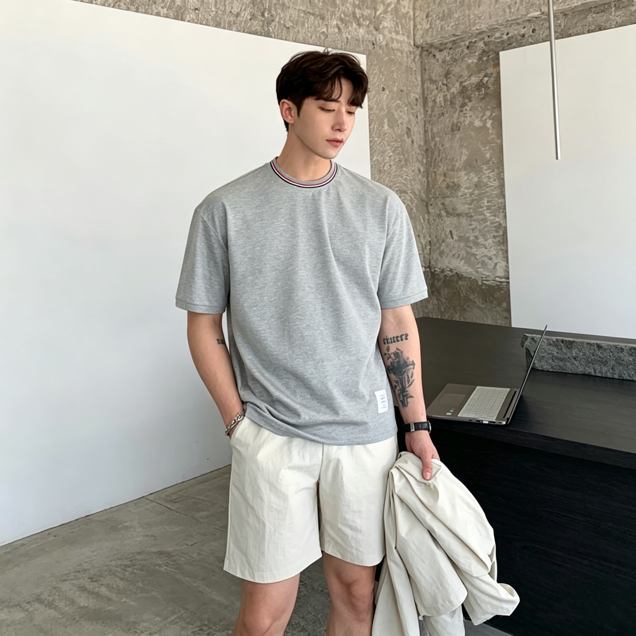 Thom neckline striped t-shirt