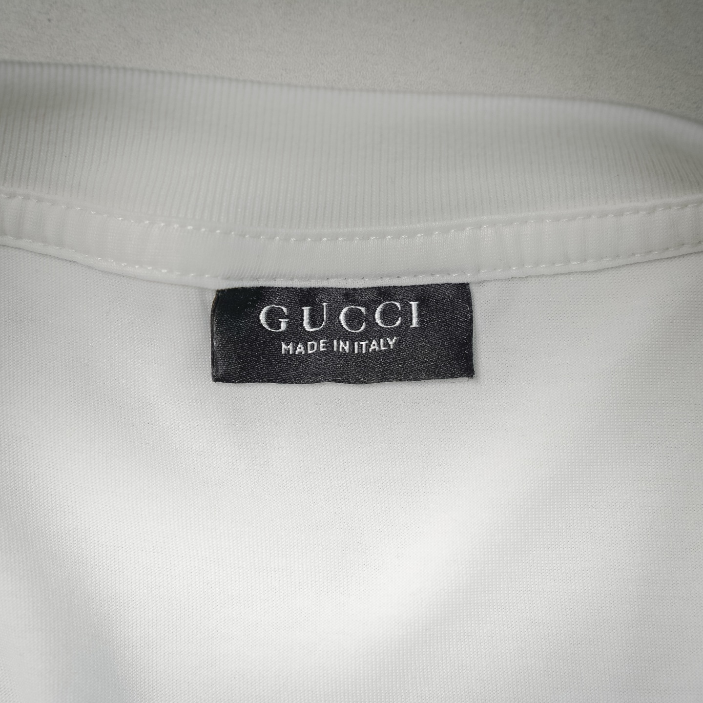 Guc badge embroidered t-shirt