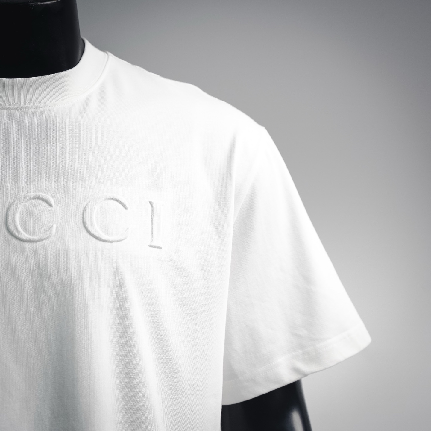 Guc embossing t-shirt