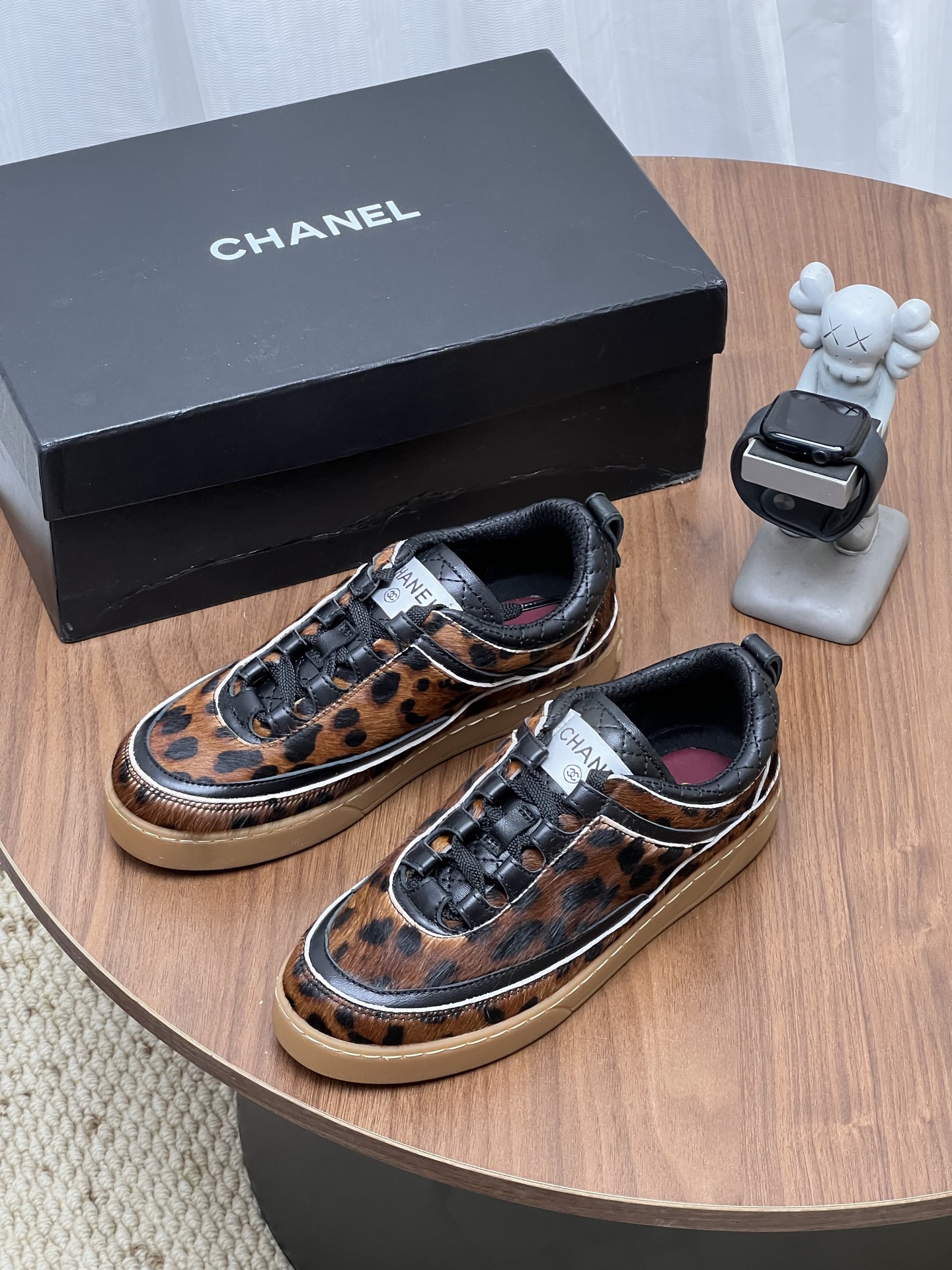 Chan sneaker