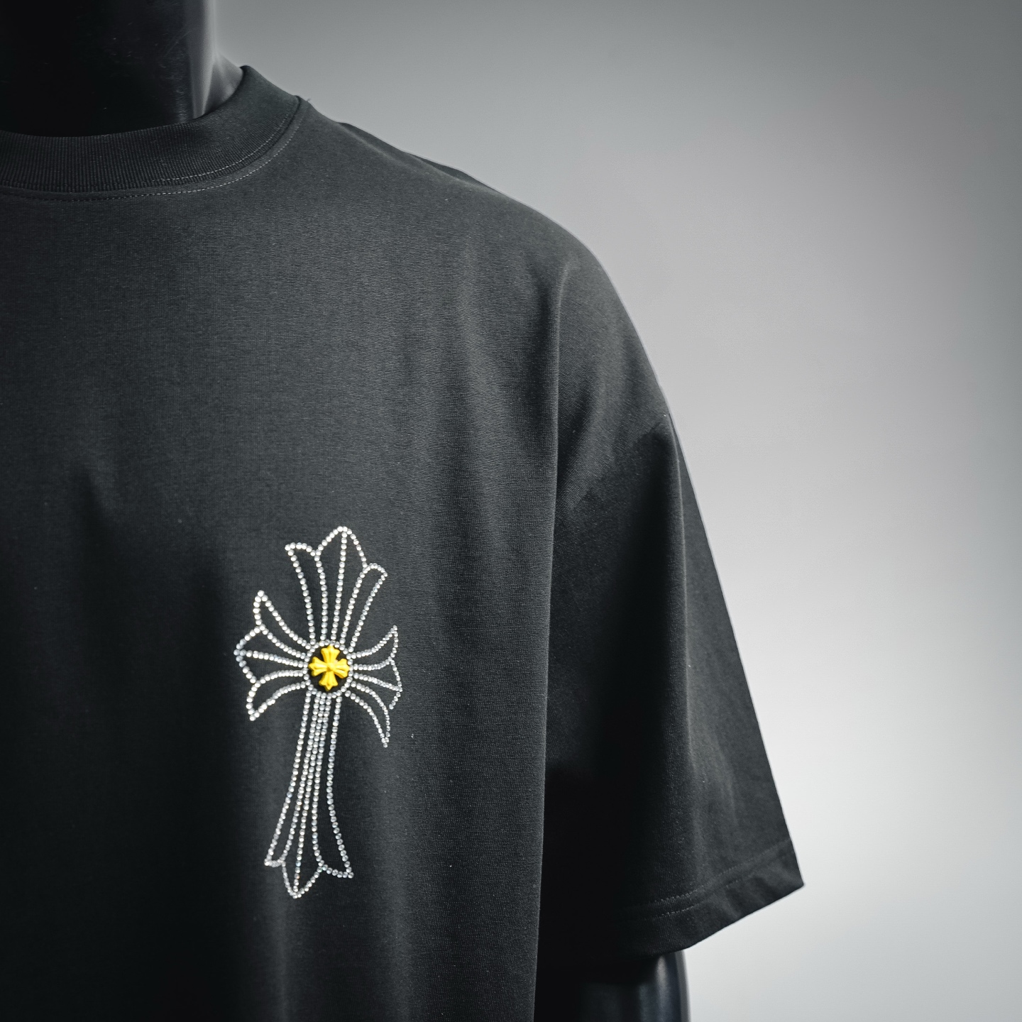 Chrome rhinestone t-sihirt