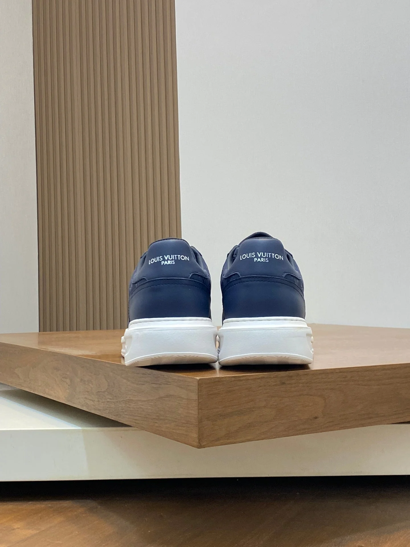 Louis leather sneaker