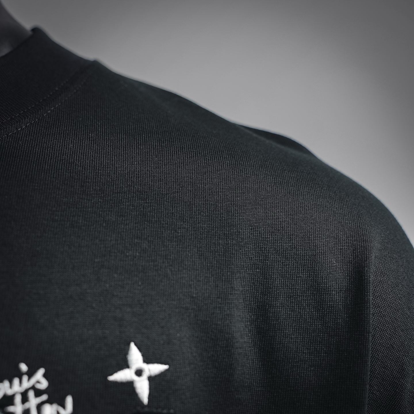 Louis letter applique t-shirt