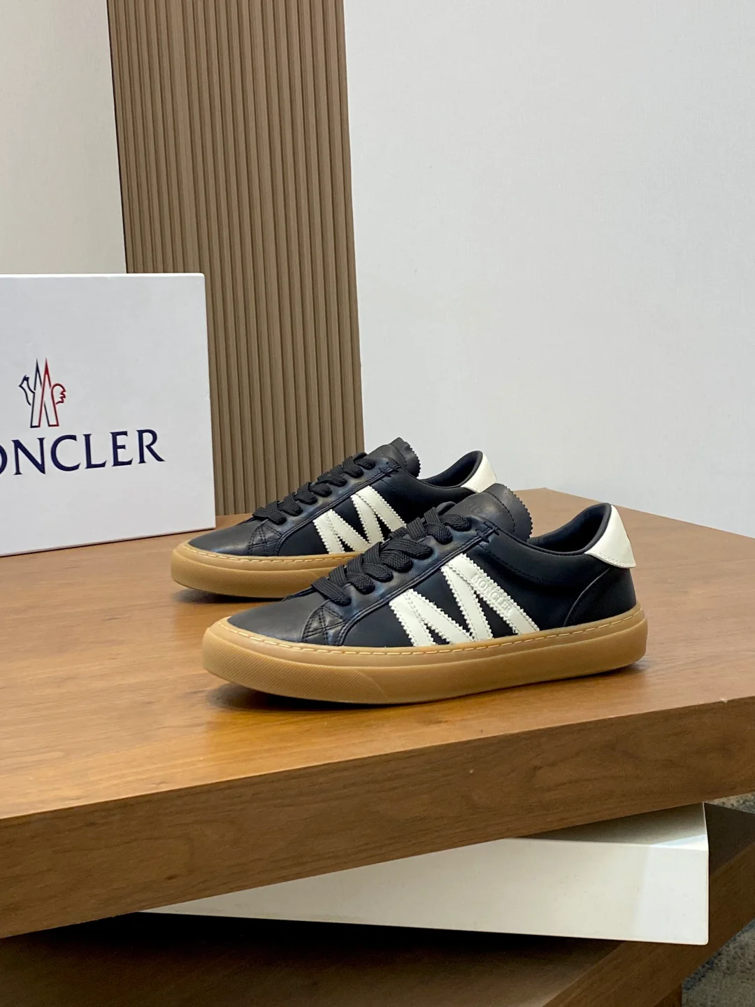 Mon low-top retro sneakers