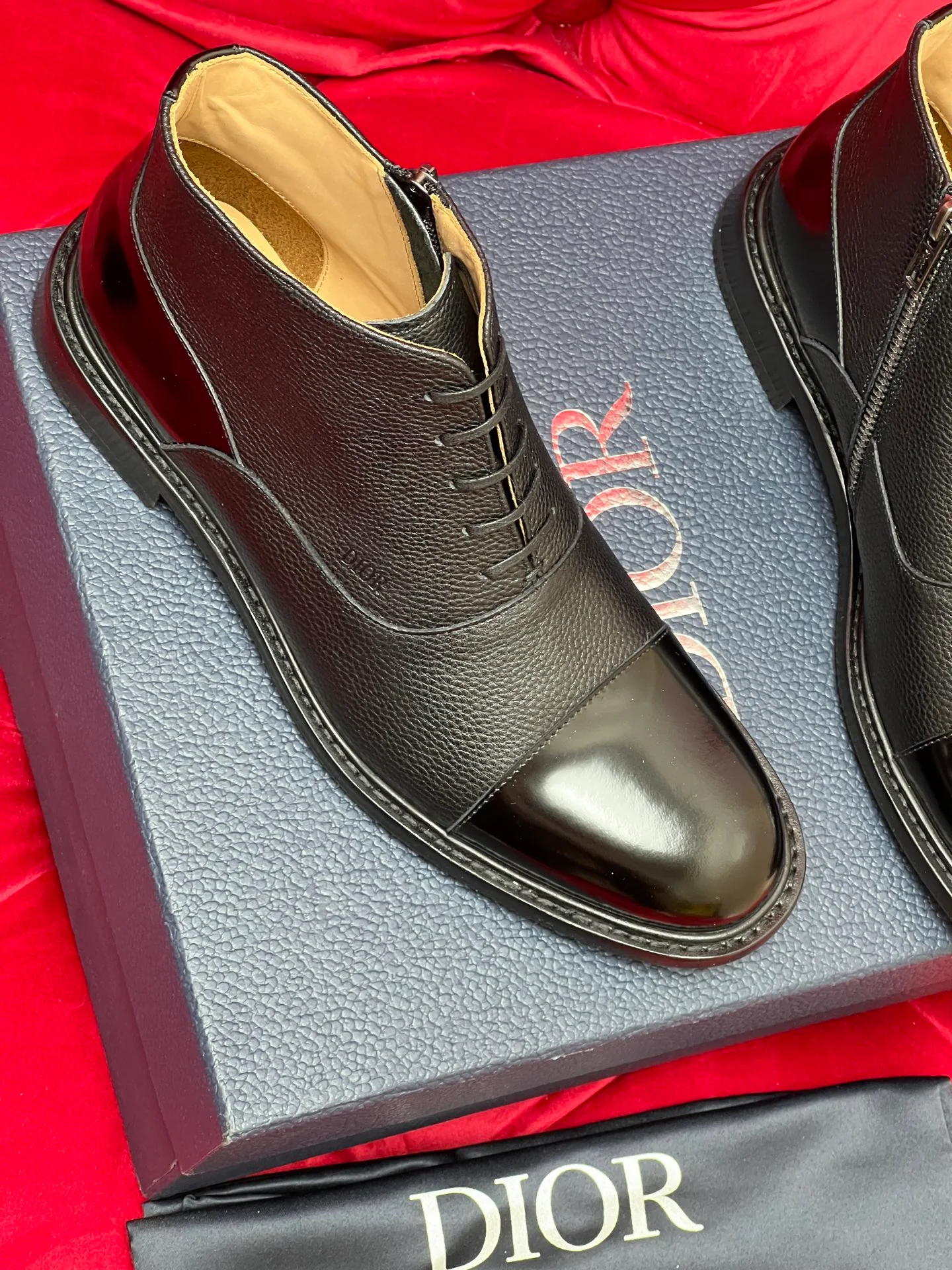 CD leather shoes