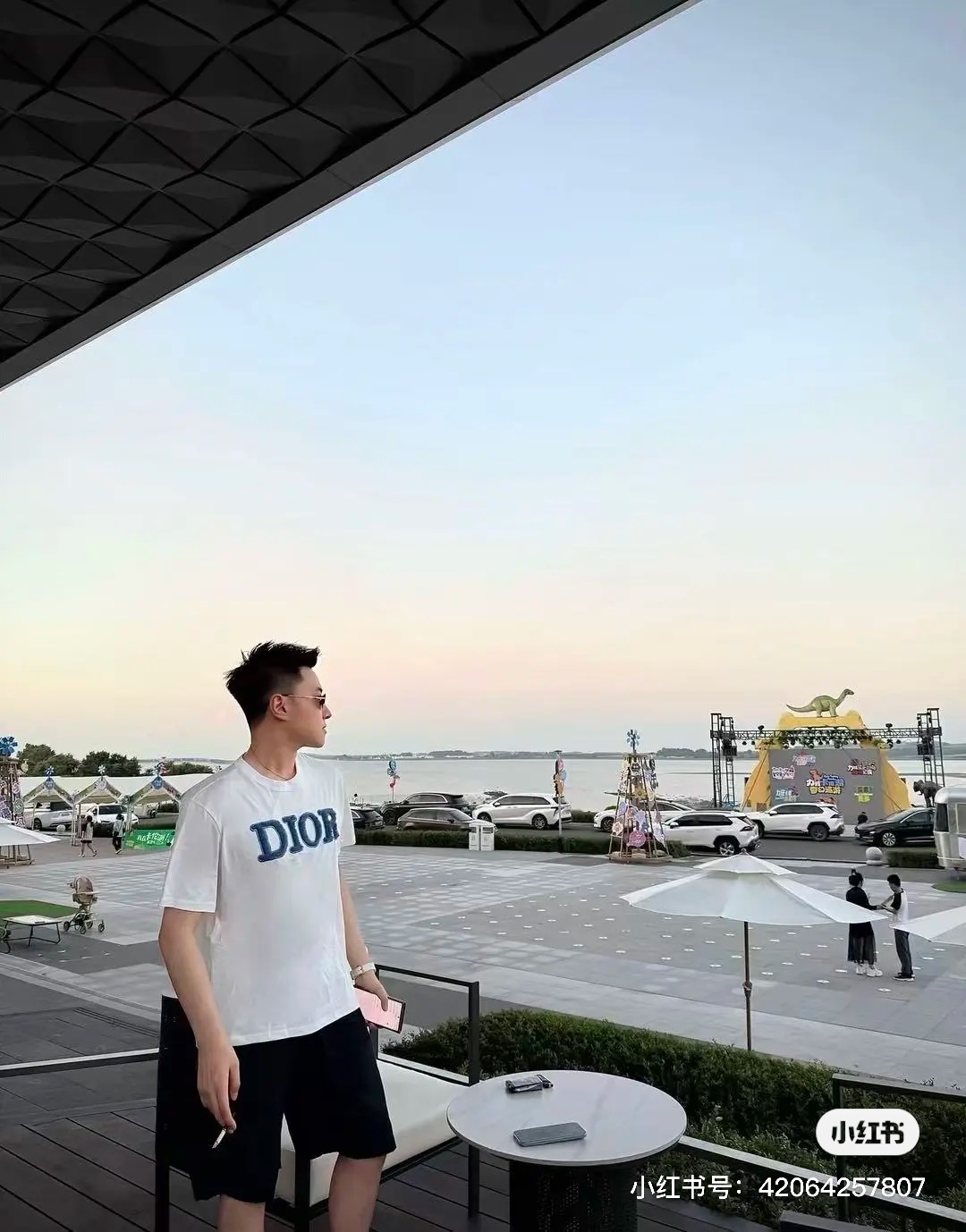CD velvet letter t-shirt