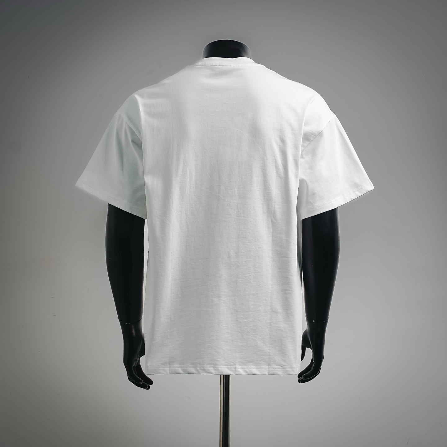 Mon chenille patch t-shirt