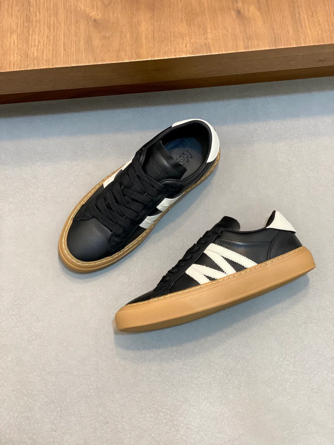 Mon low-top retro sneakers