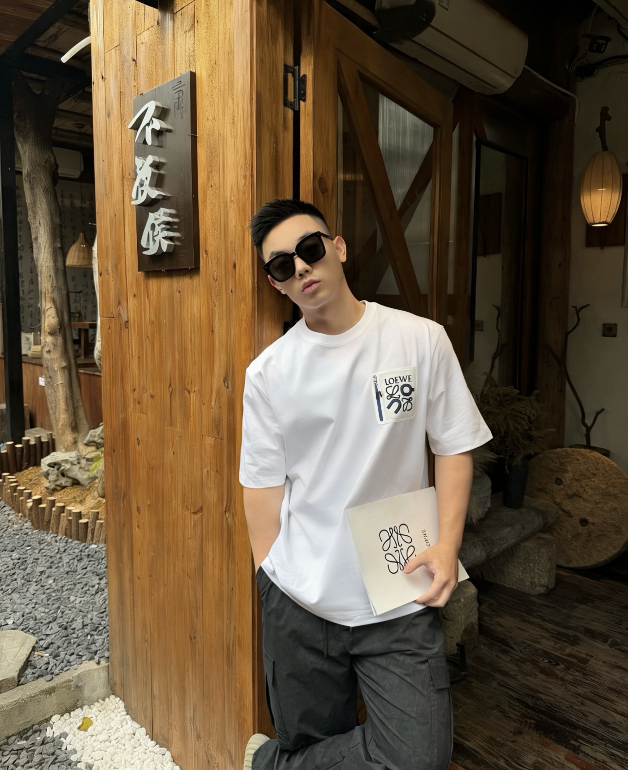 Loe pocket zip t-shirt