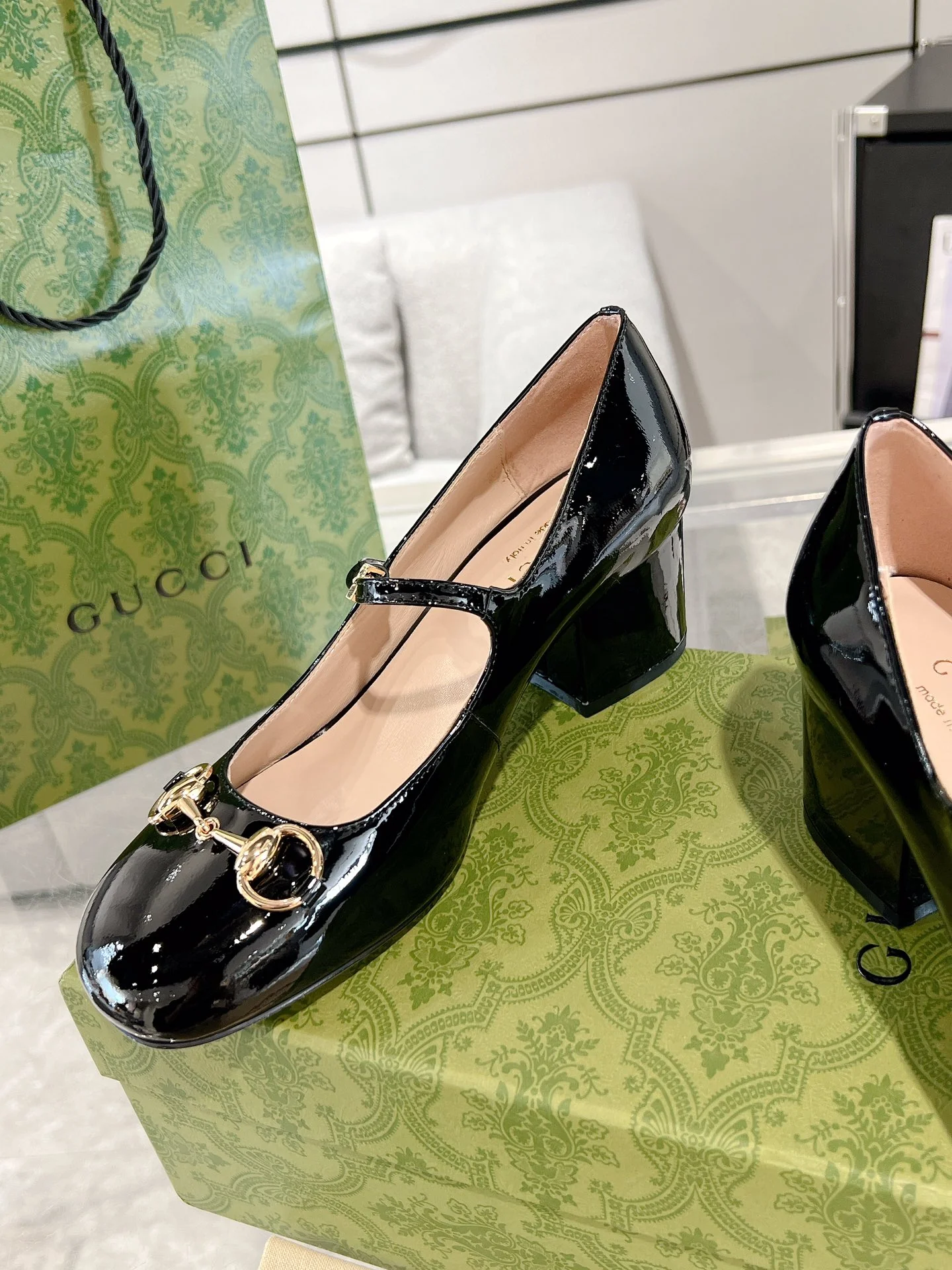 Gucc 26ss chunky heel